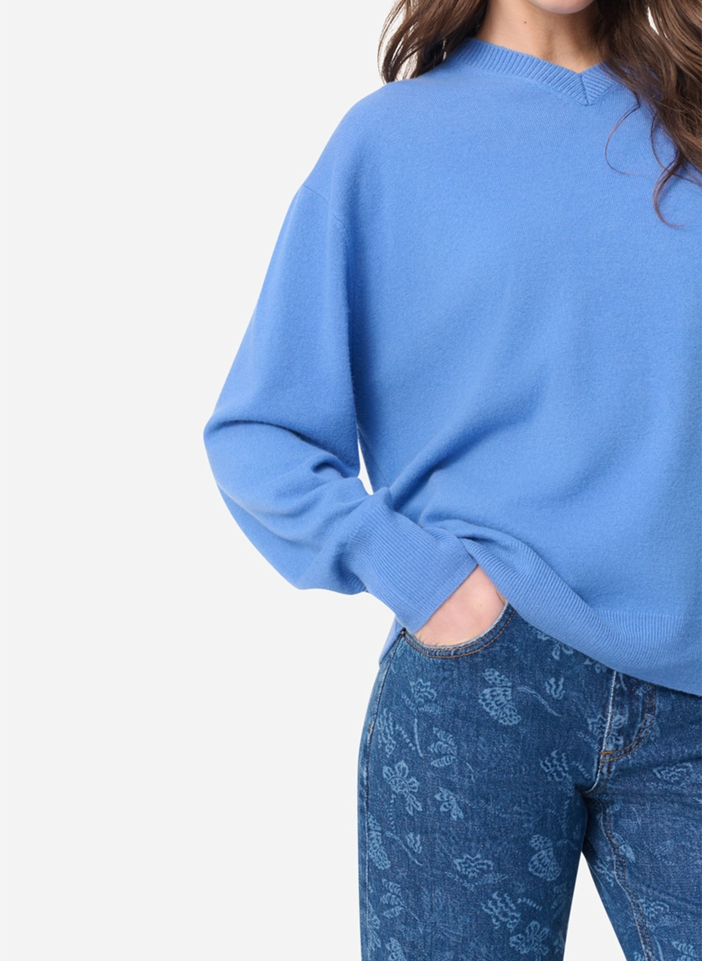 Pull oversize col V en laine Bleu