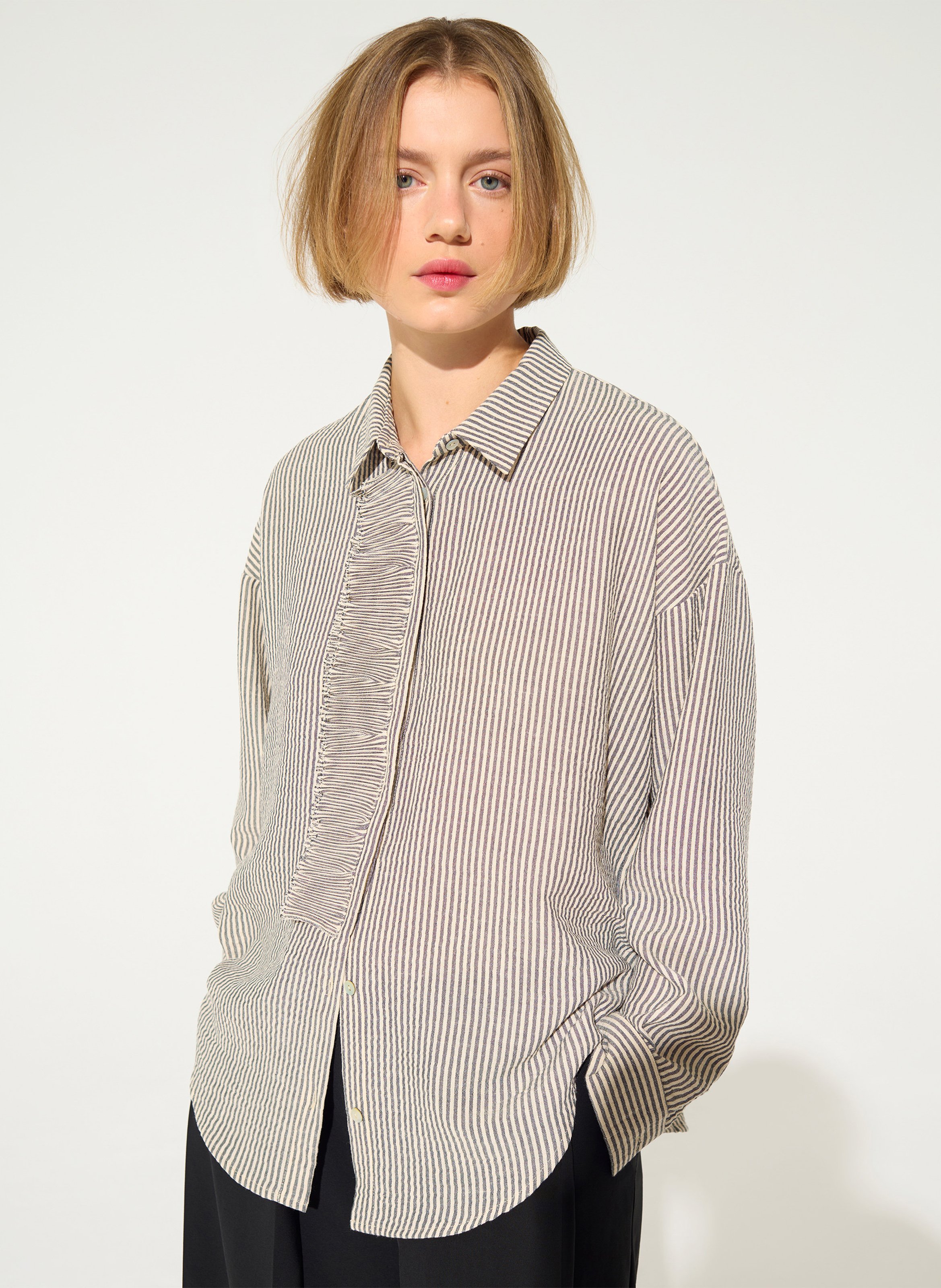 Gerade geschnittenes Streifenhemd mit klassischem Kragen COTELAC Braun