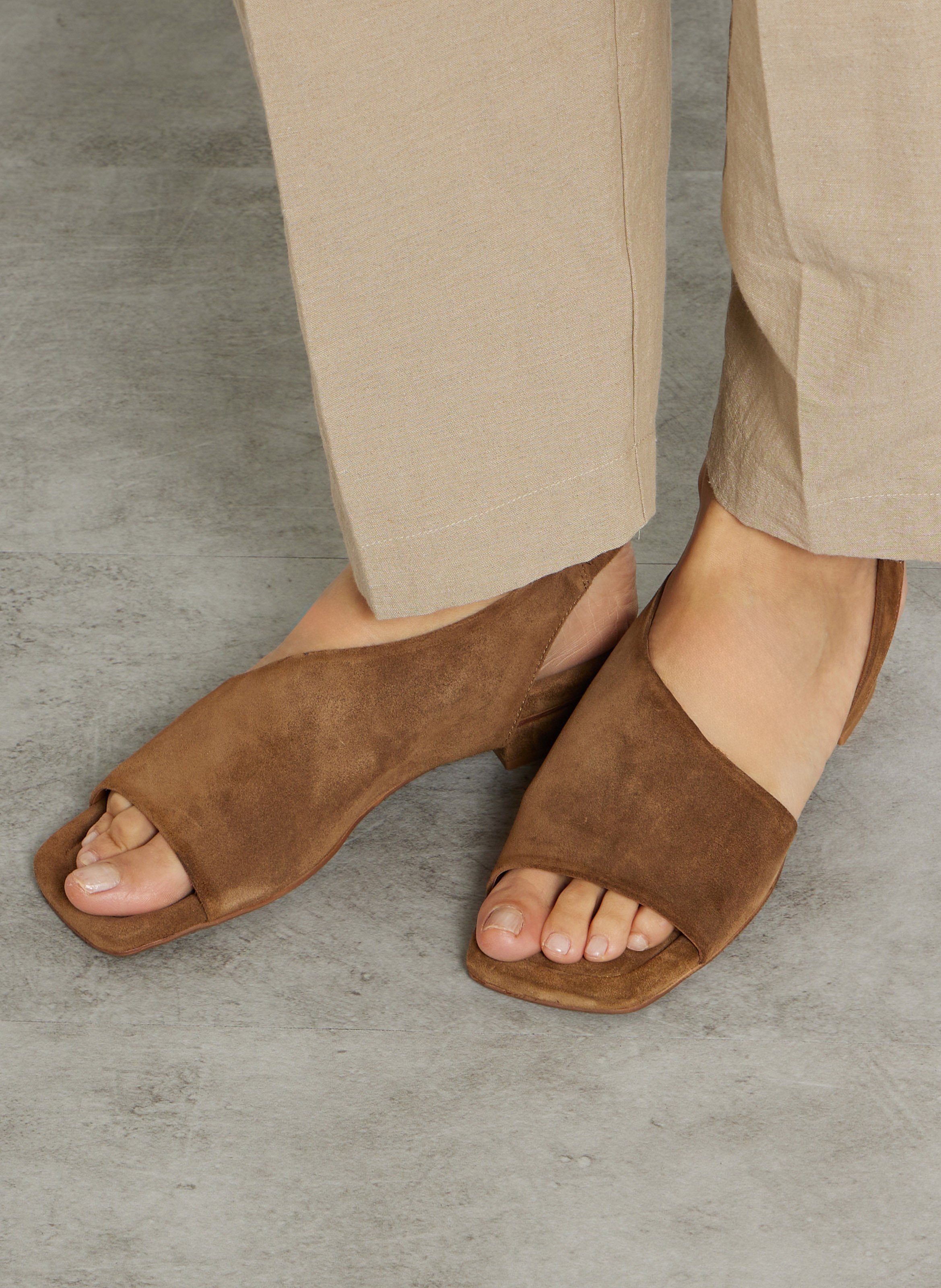 Avarca Berlin - Flache Ledersandalen mit Samt BILLI BI Braun