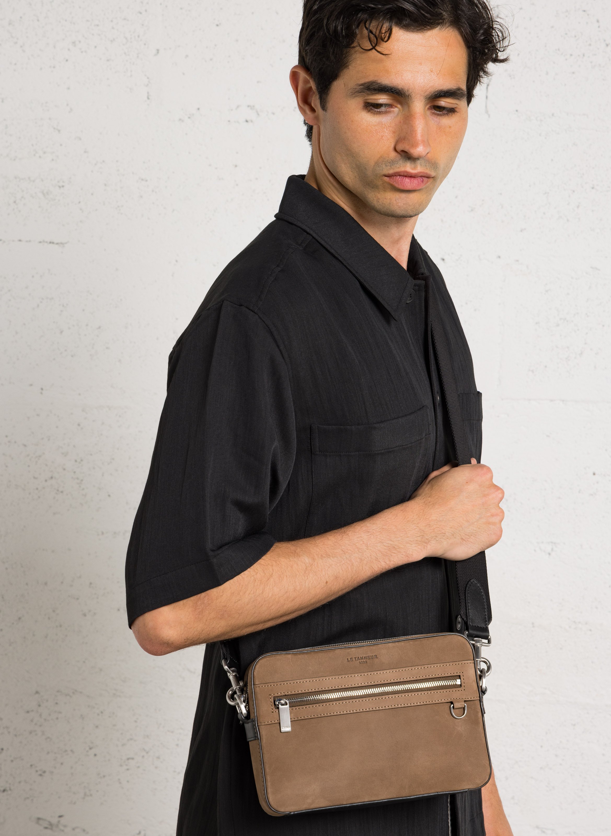 Small zippered grained leather bag LE TANNEUR Brown