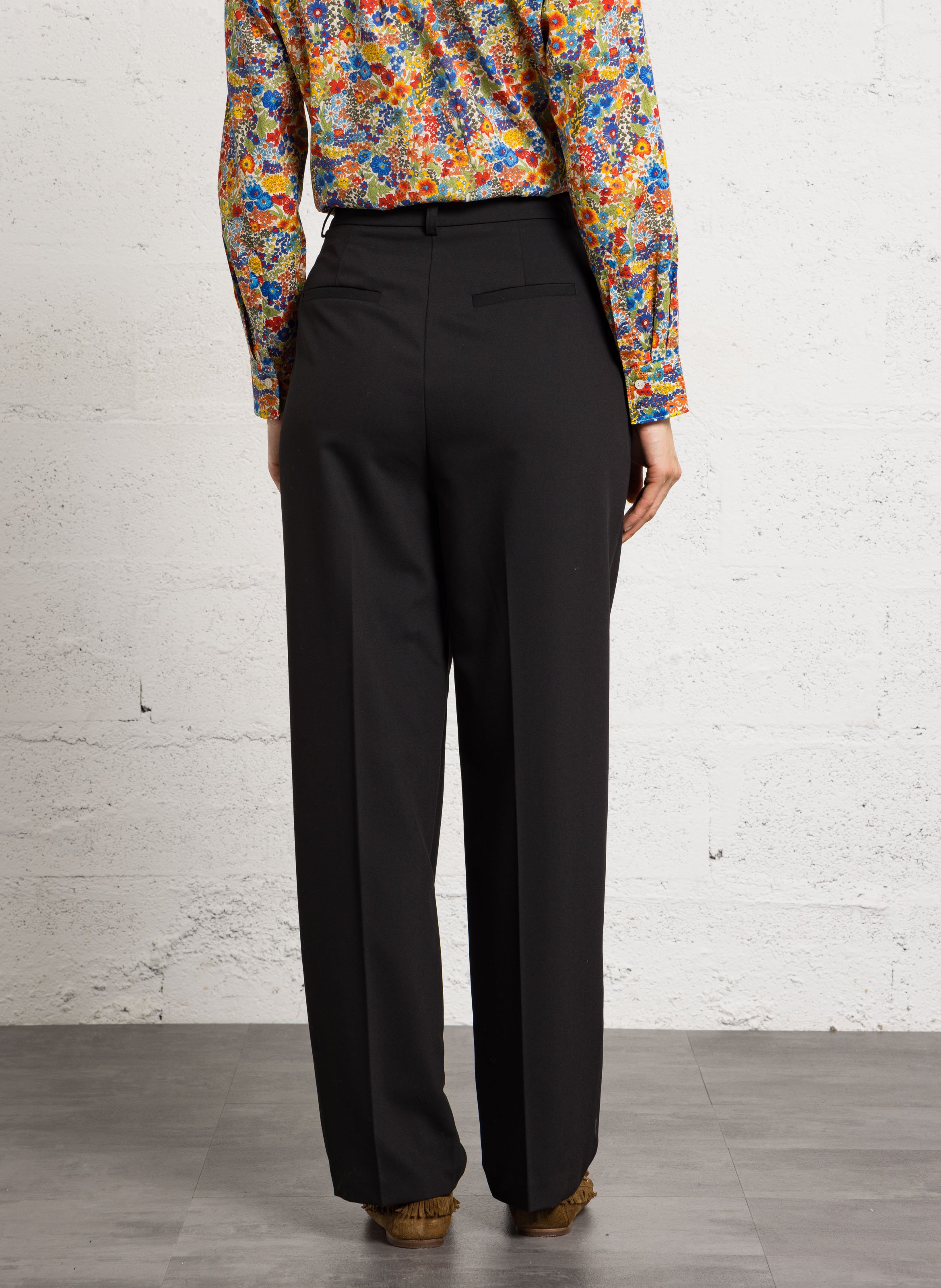 Darted pants IMPERIAL Black