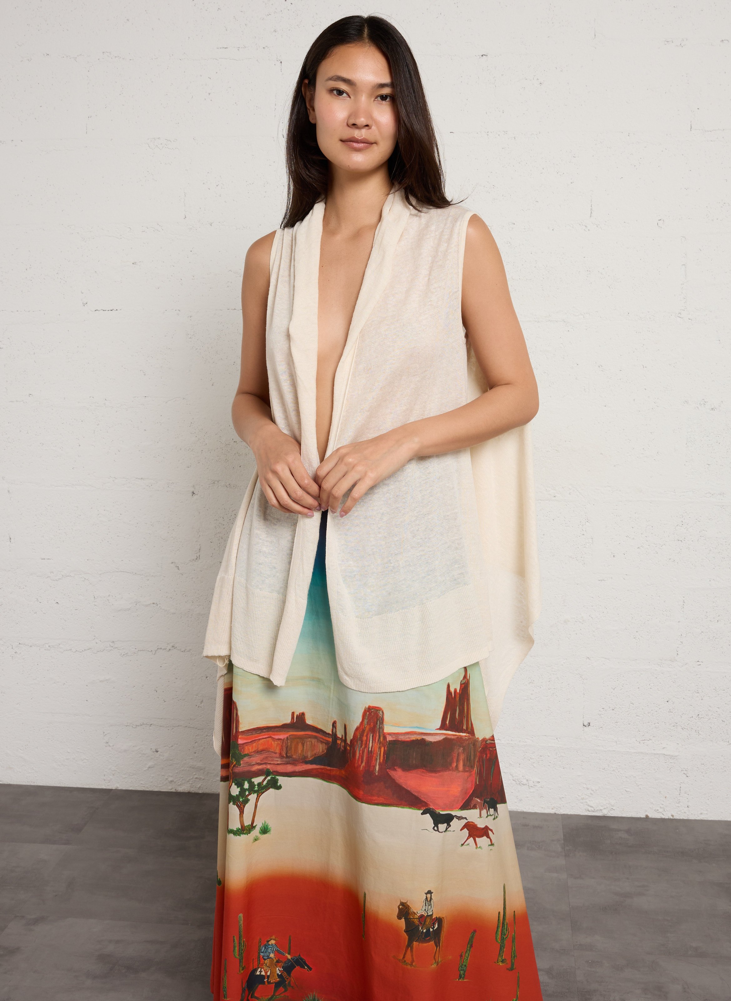 Sleeveless solid linen vest MAJESTIC FILATURES Beige