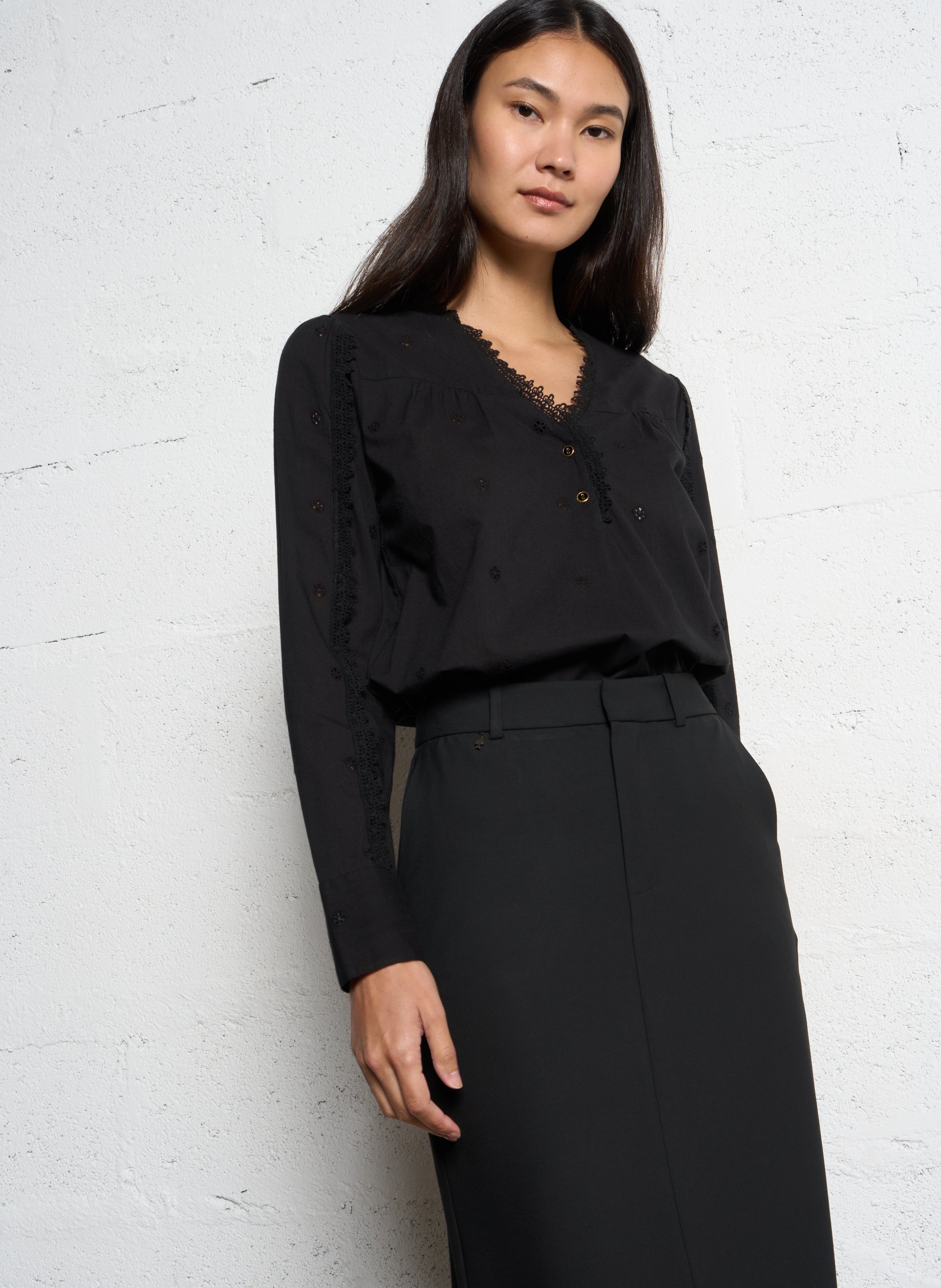 Blouse met V-hals en rechte snit met borduursels ONE STEP Zwart