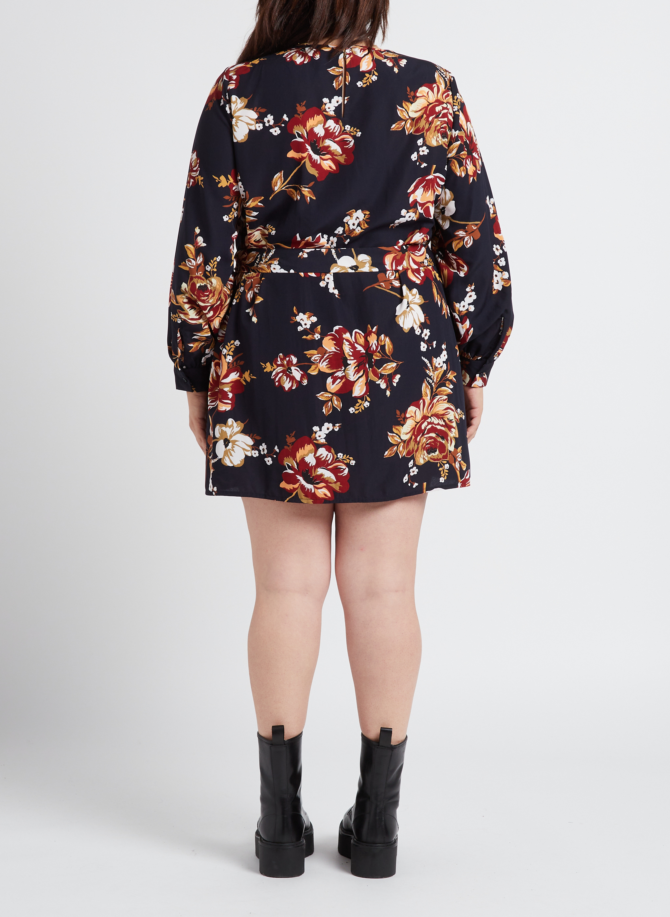 Kurzkleid mit Rundhalsausschnitt und Gürtel EVOKED Blau