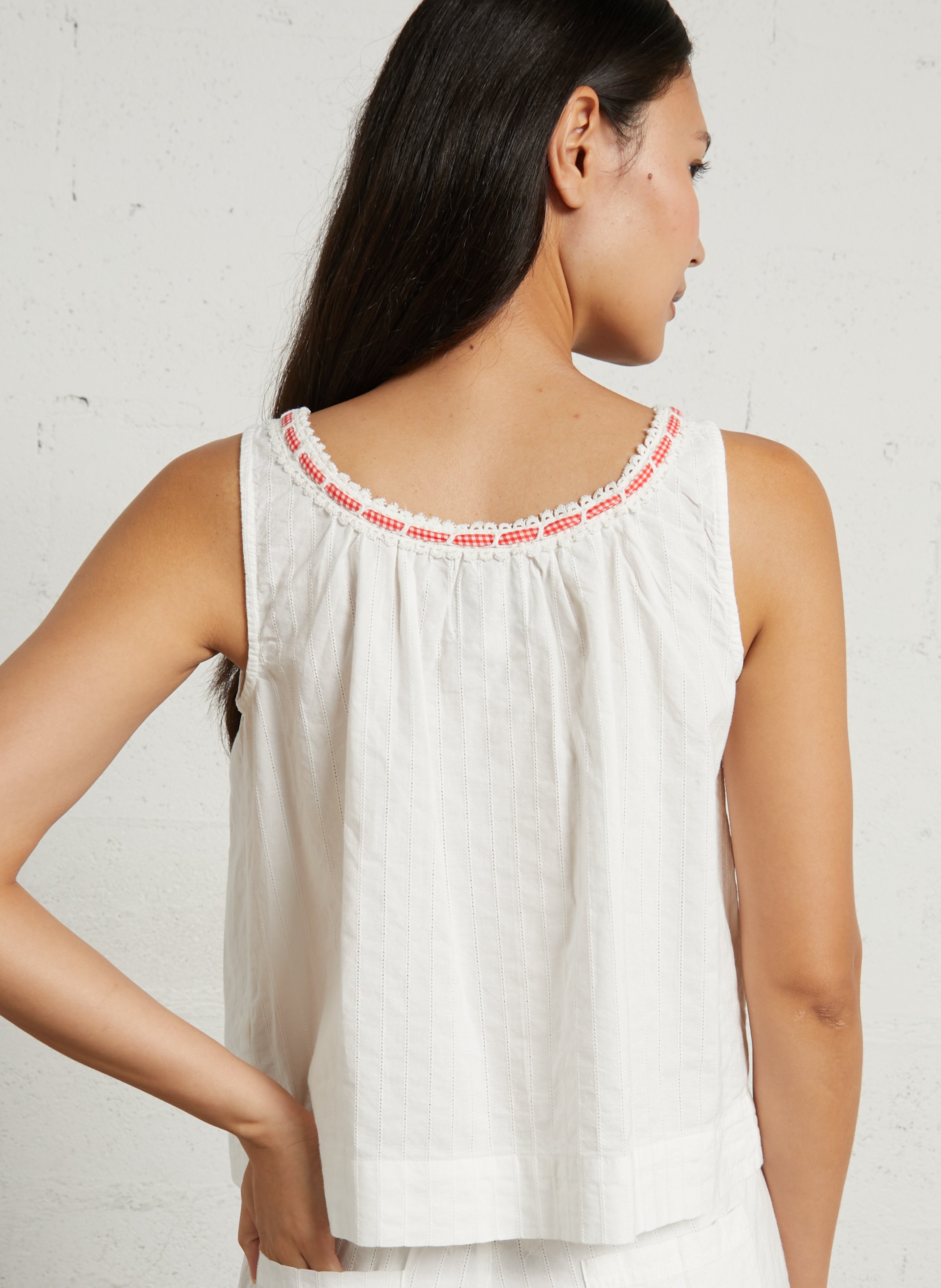 Top sin mangas amplio con botones. DAMSON MADDER Blanco