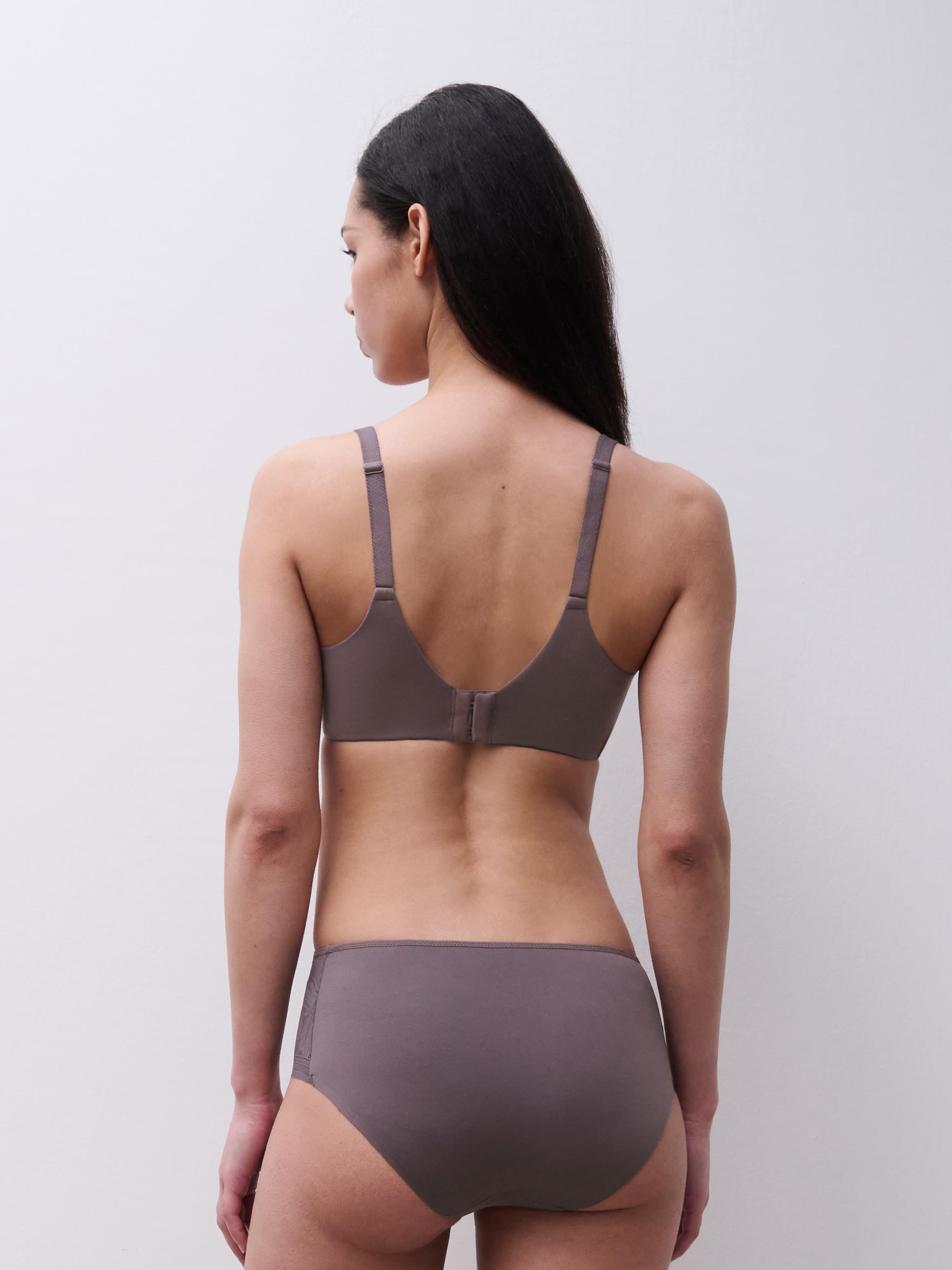 Plunging spacer bra in lace CHANTELLE Brown