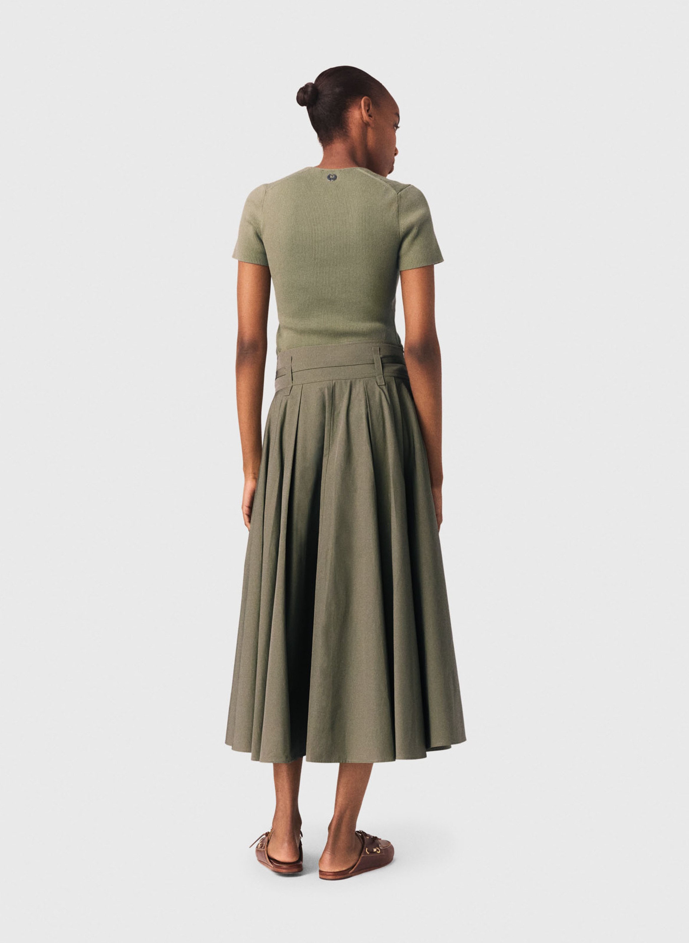 Aansluitend T-shirt met vierkante hals in gemengd katoen MAJE Kaki