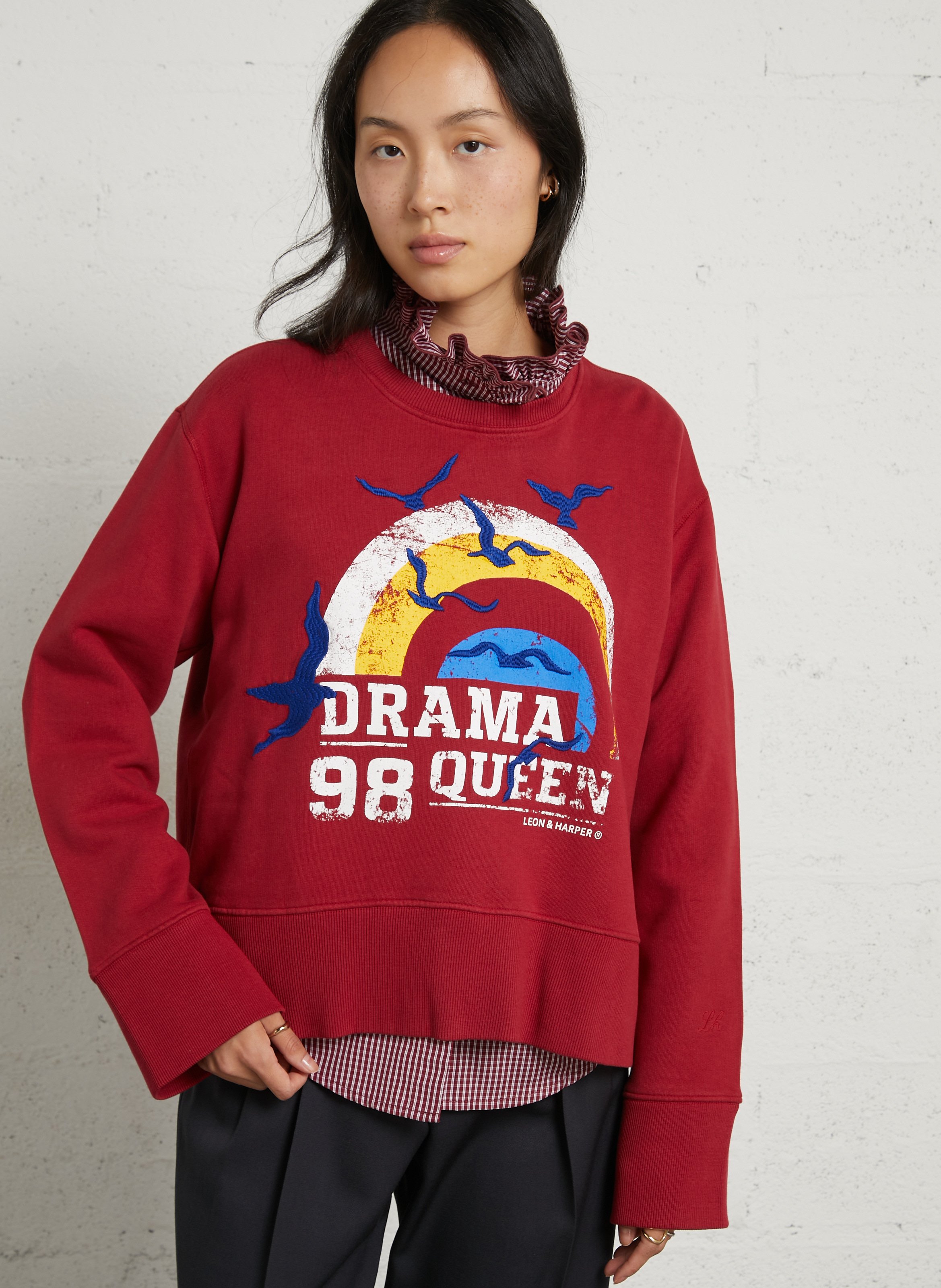 Gerader Rundhalsausschnitt bedruckter Sweater aus Baumwollmischung LEON & HARPER Rot