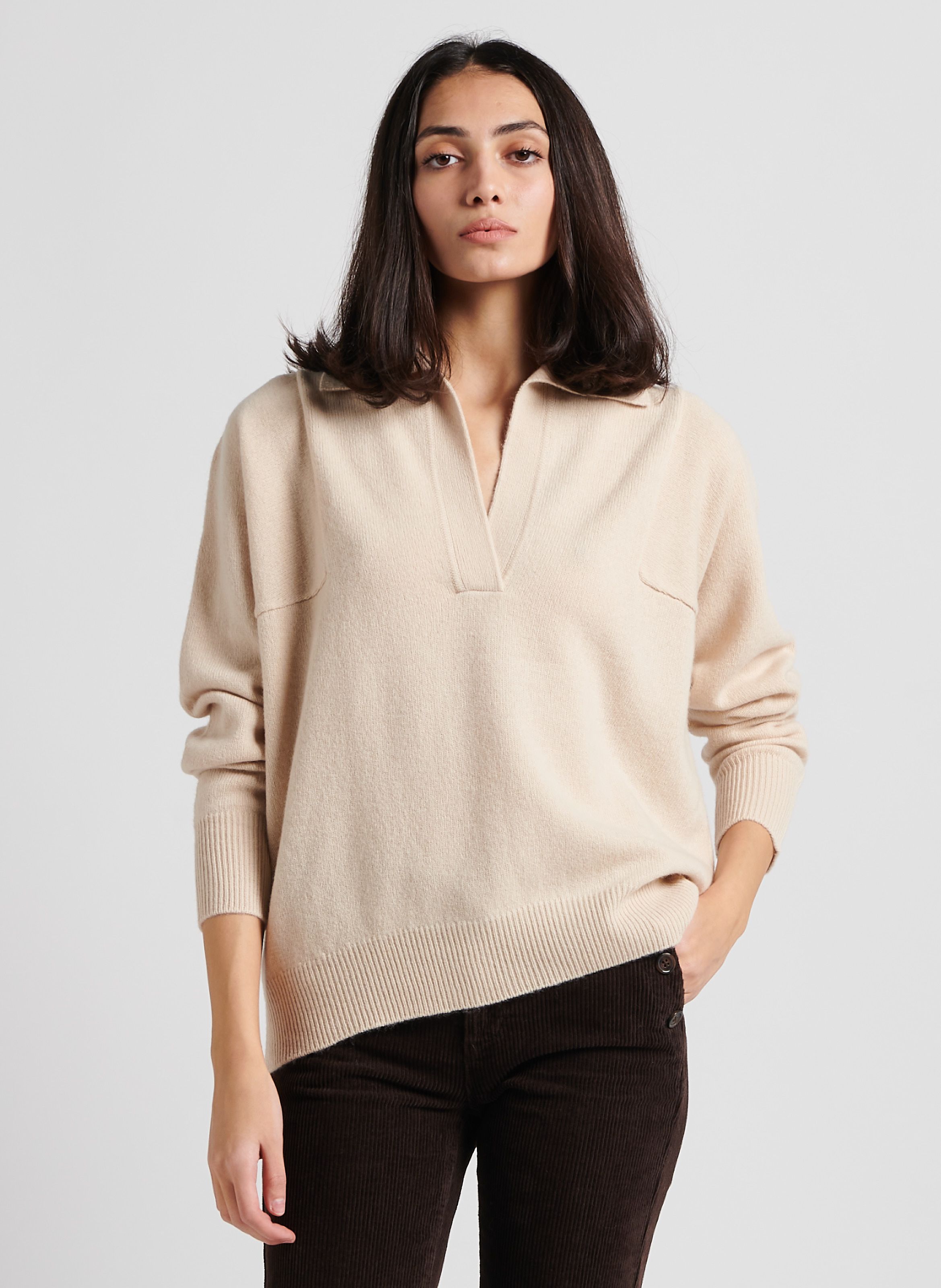 White Thin wool V neck sweater