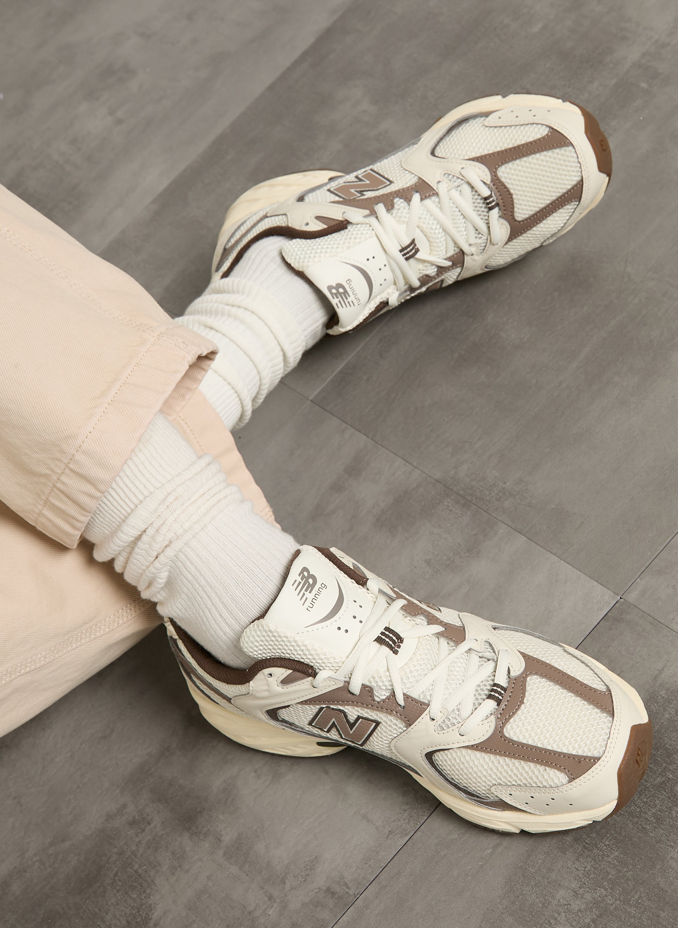 Flache Sneaker zum Schnüren NEW BALANCE Beige