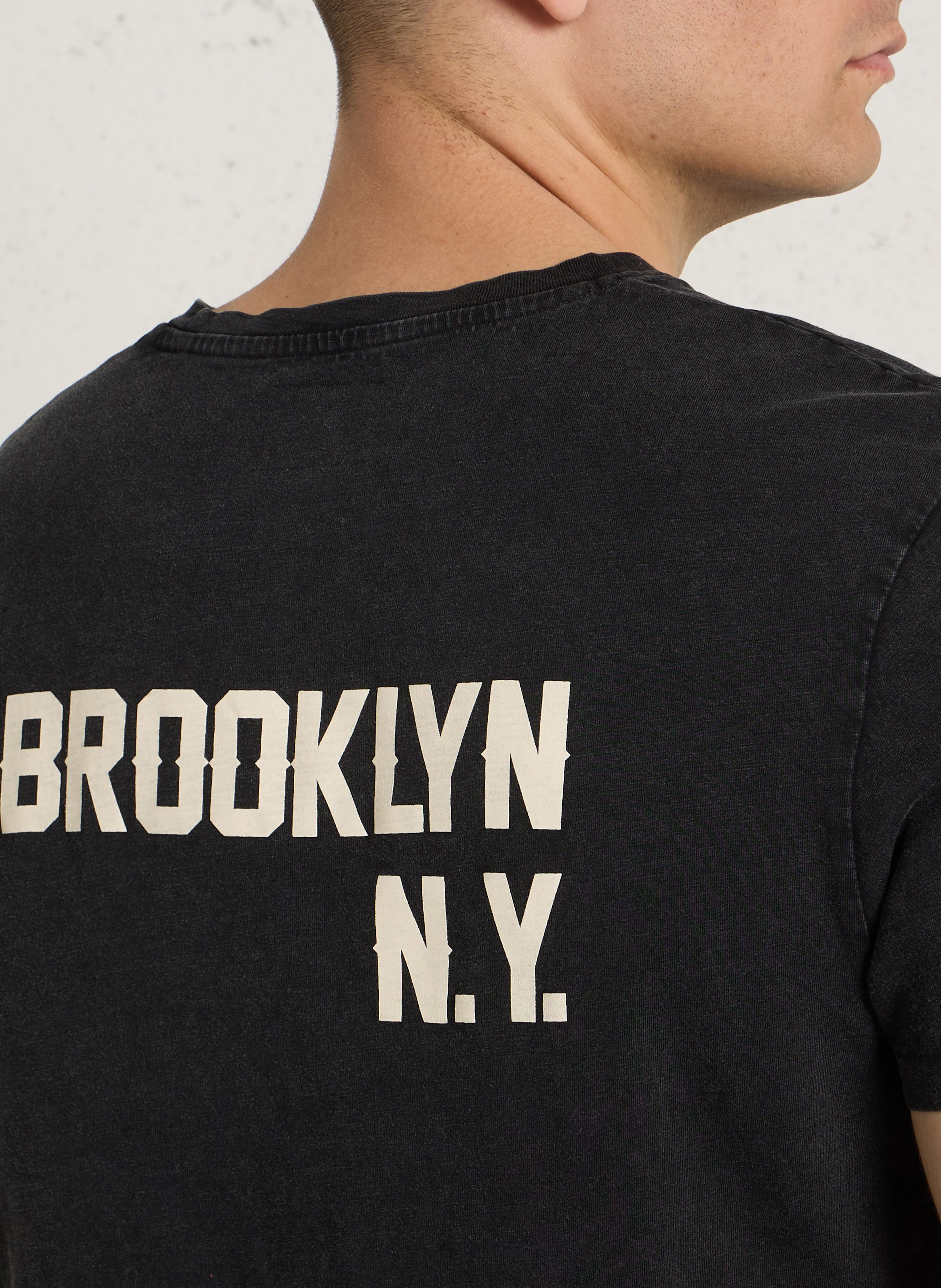 Straight round neck embroidered t-shirt SCHOTT Black