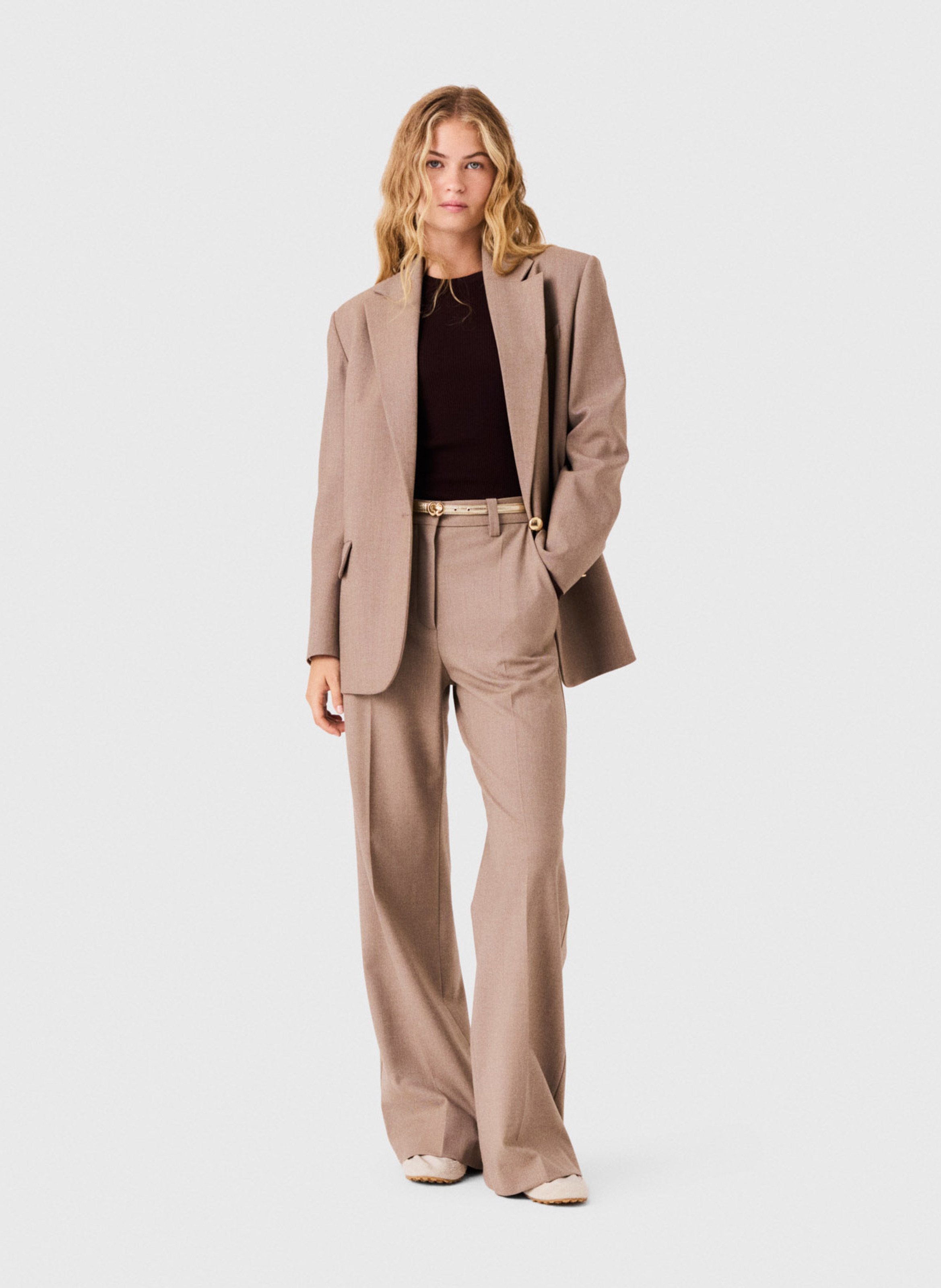Klassieke recht gesneden blazer met kraag MAJE Beige