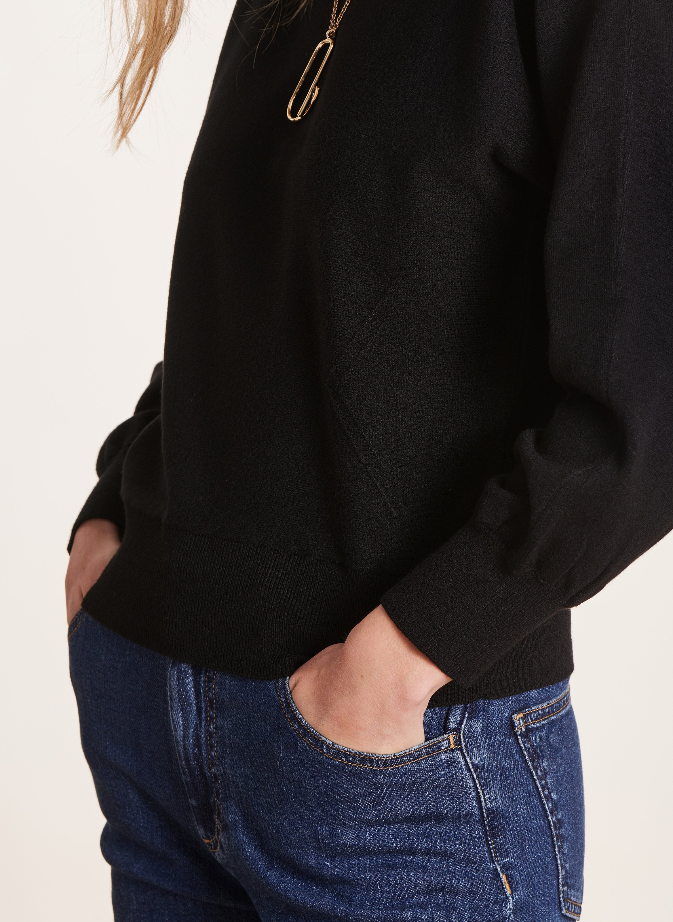 Straight knitted round-neck sweater LA FEE MARABOUTEE Black