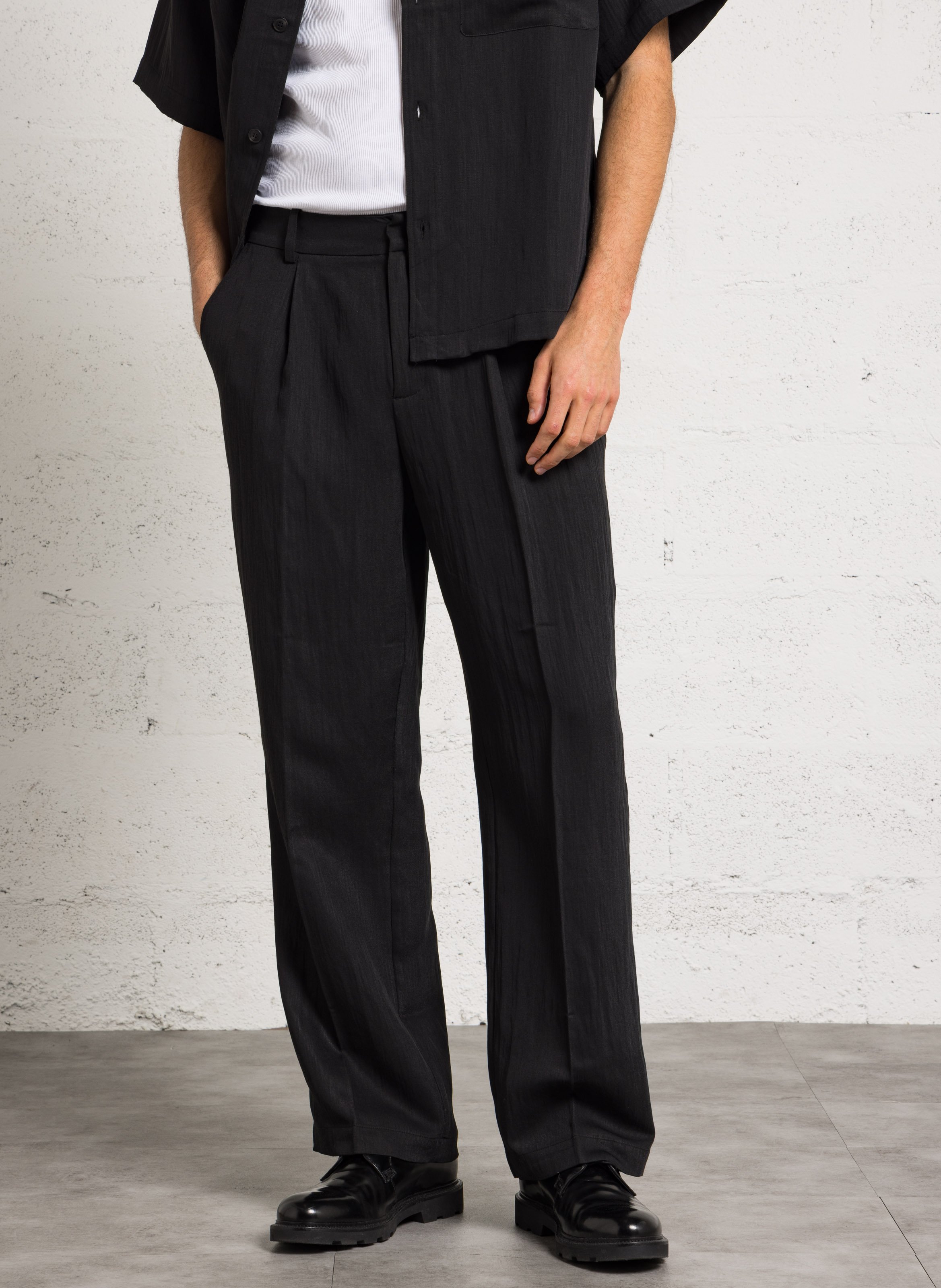 Weit geschnittene Hose MINIMUM