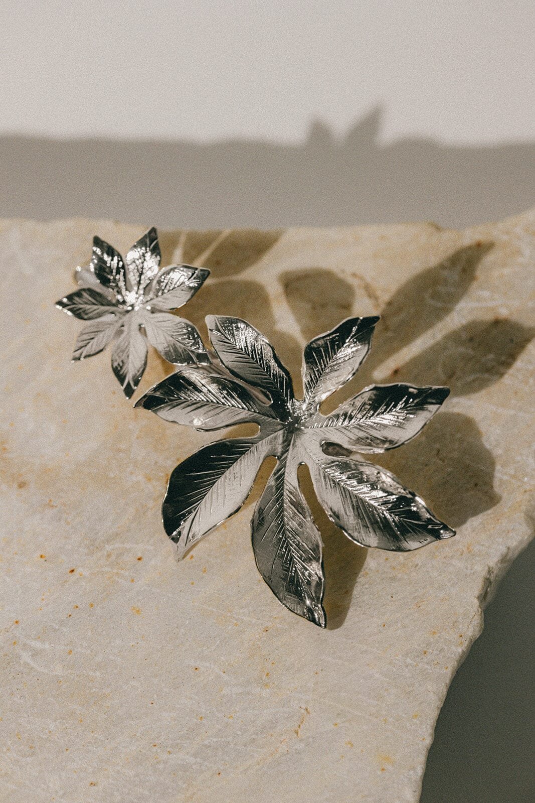 Maxi gold-plated flower hair clip MONSIEUR SIMONE Silver