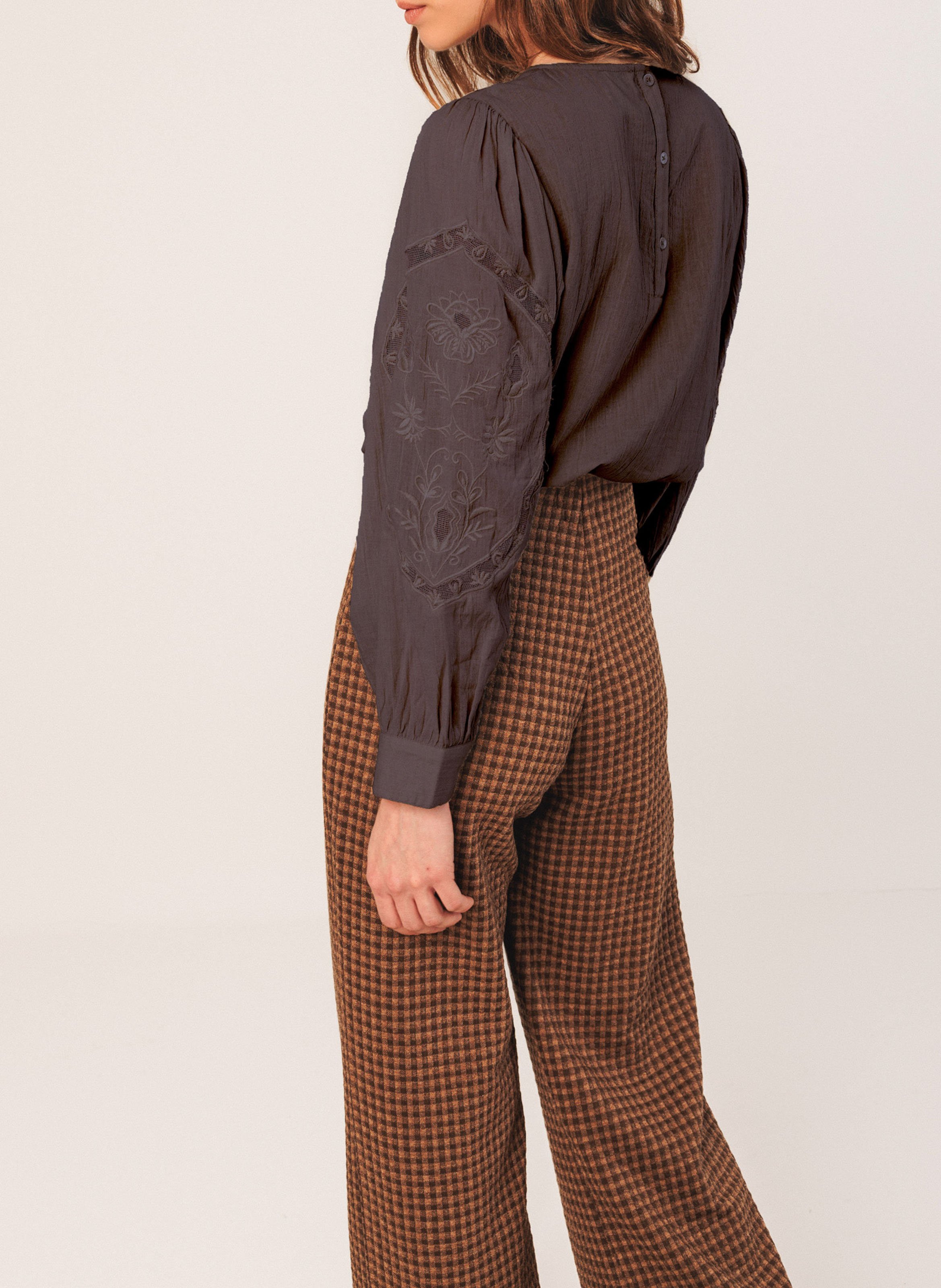 Organic cotton round neck straight top INDI & COLD Black