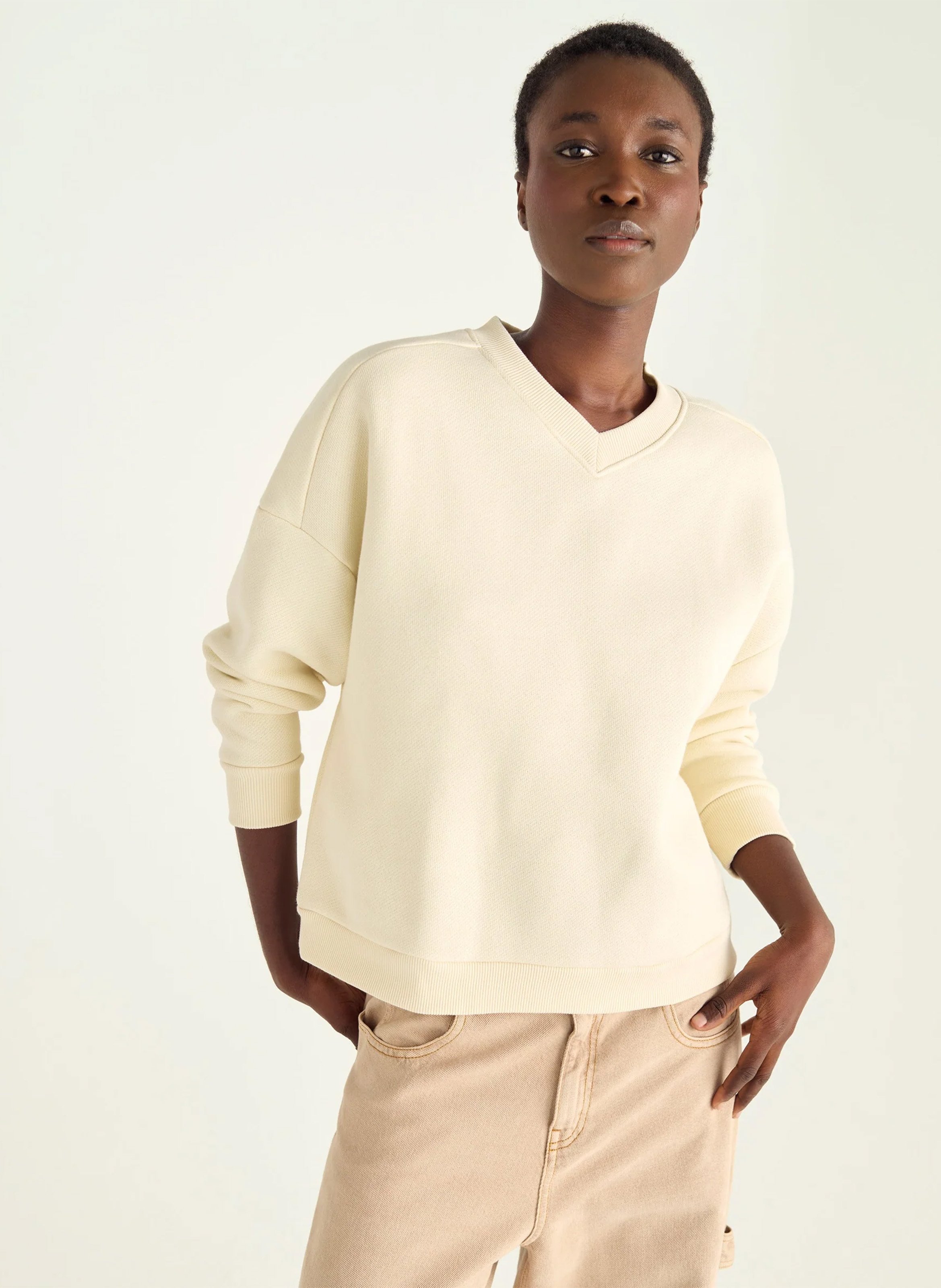 Sweatshirt - V-Ausschnitt ACOTE Weiss