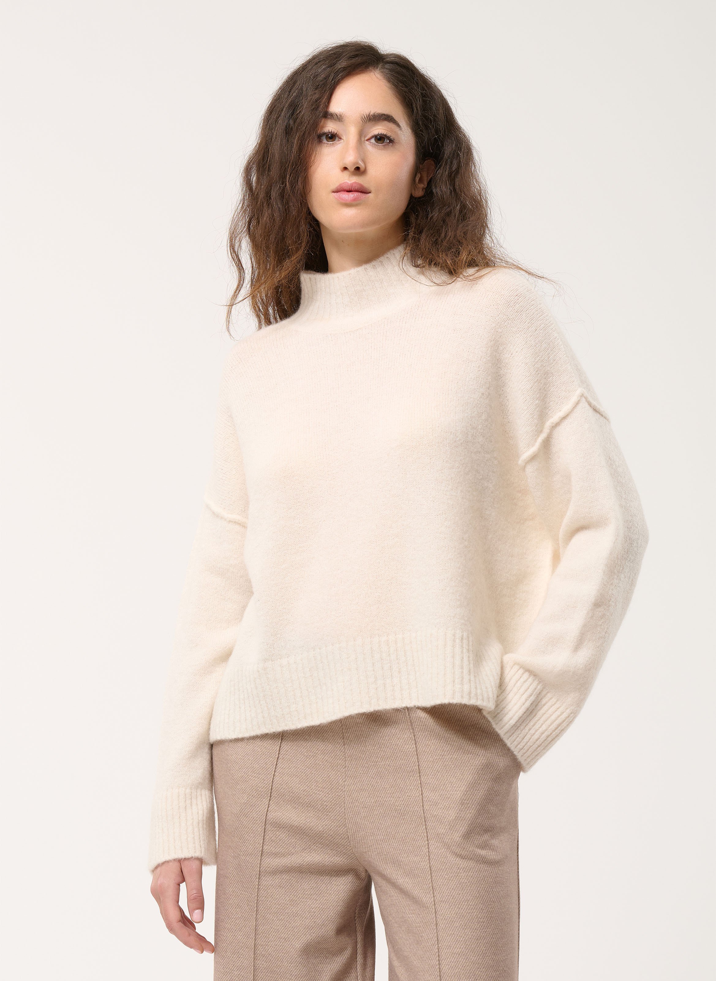 Pull col rond  HUMILITY