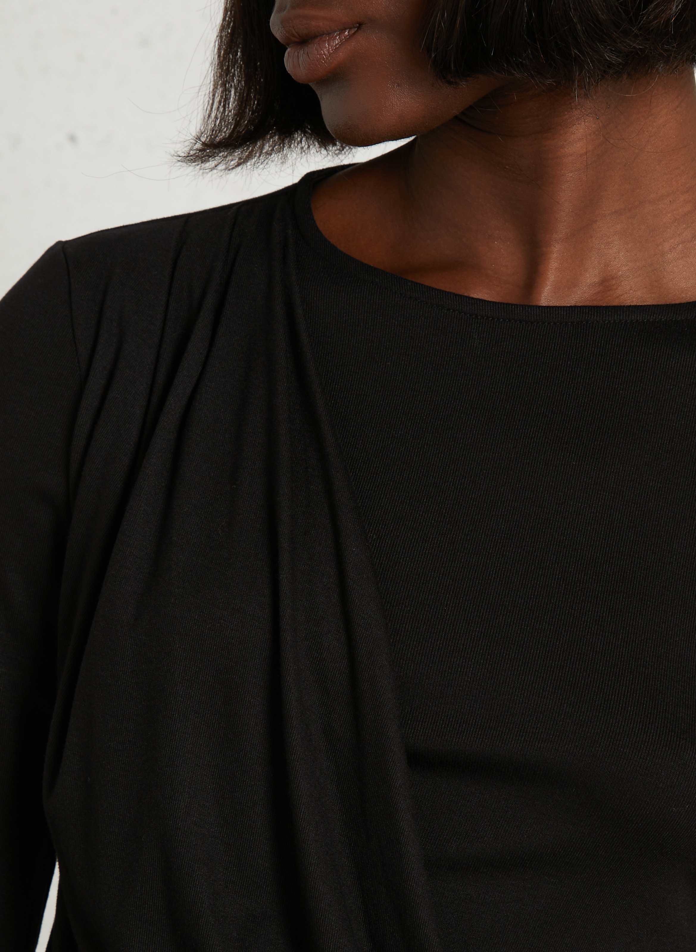 Aansluitend T-shirt met ronde hals SUNCOO Zwart