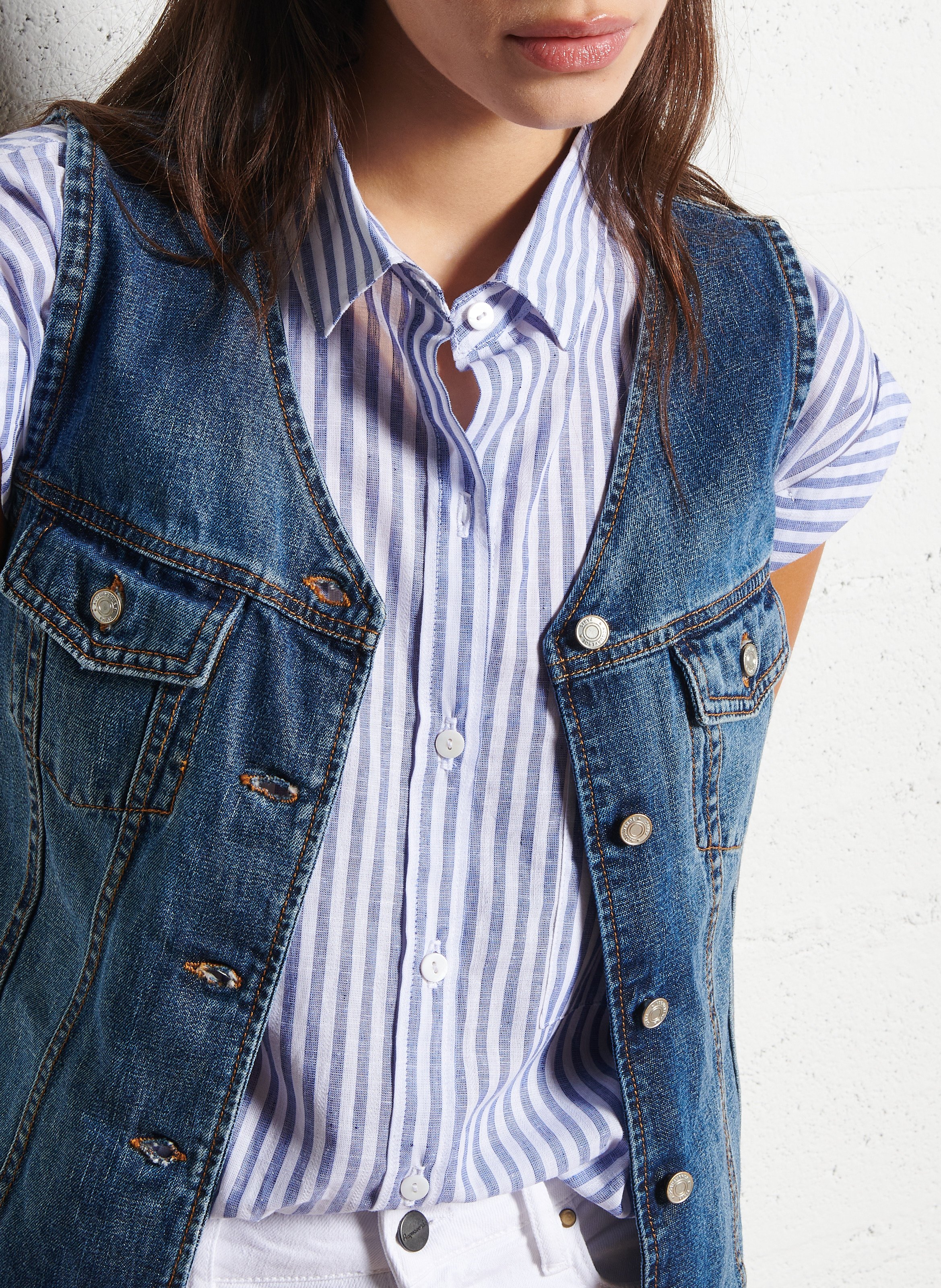 Ärmelloses Jeanshemd mit klassischem Kragen Blau