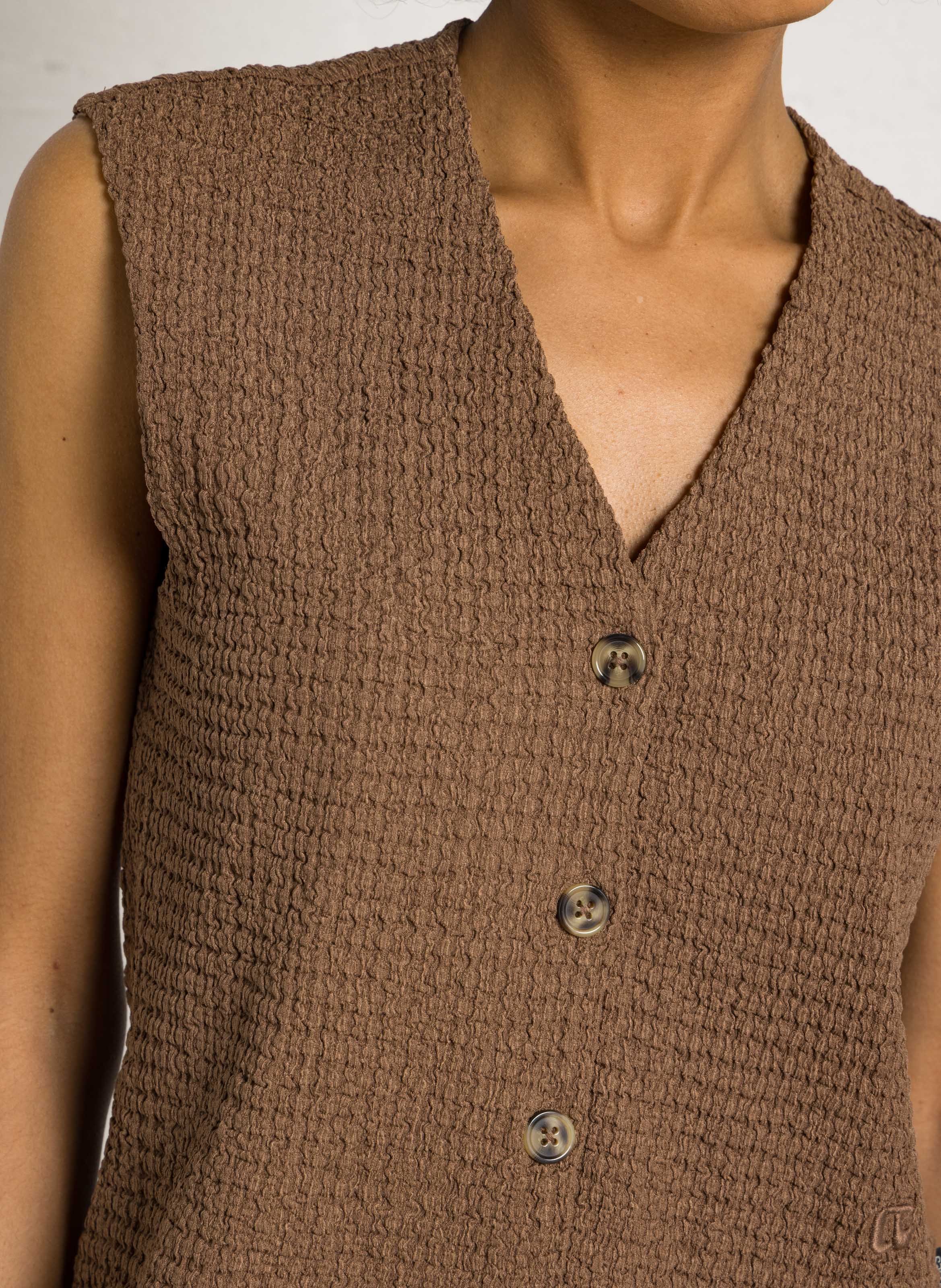 Top droit col V gaufré LE TEMPS DES CERISES Marron