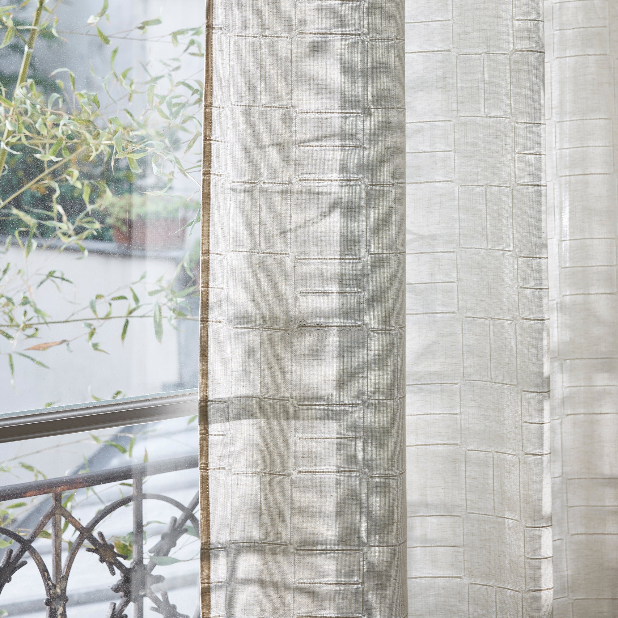 AQUARELA - Curtain with golden eyelets MADURA Beige