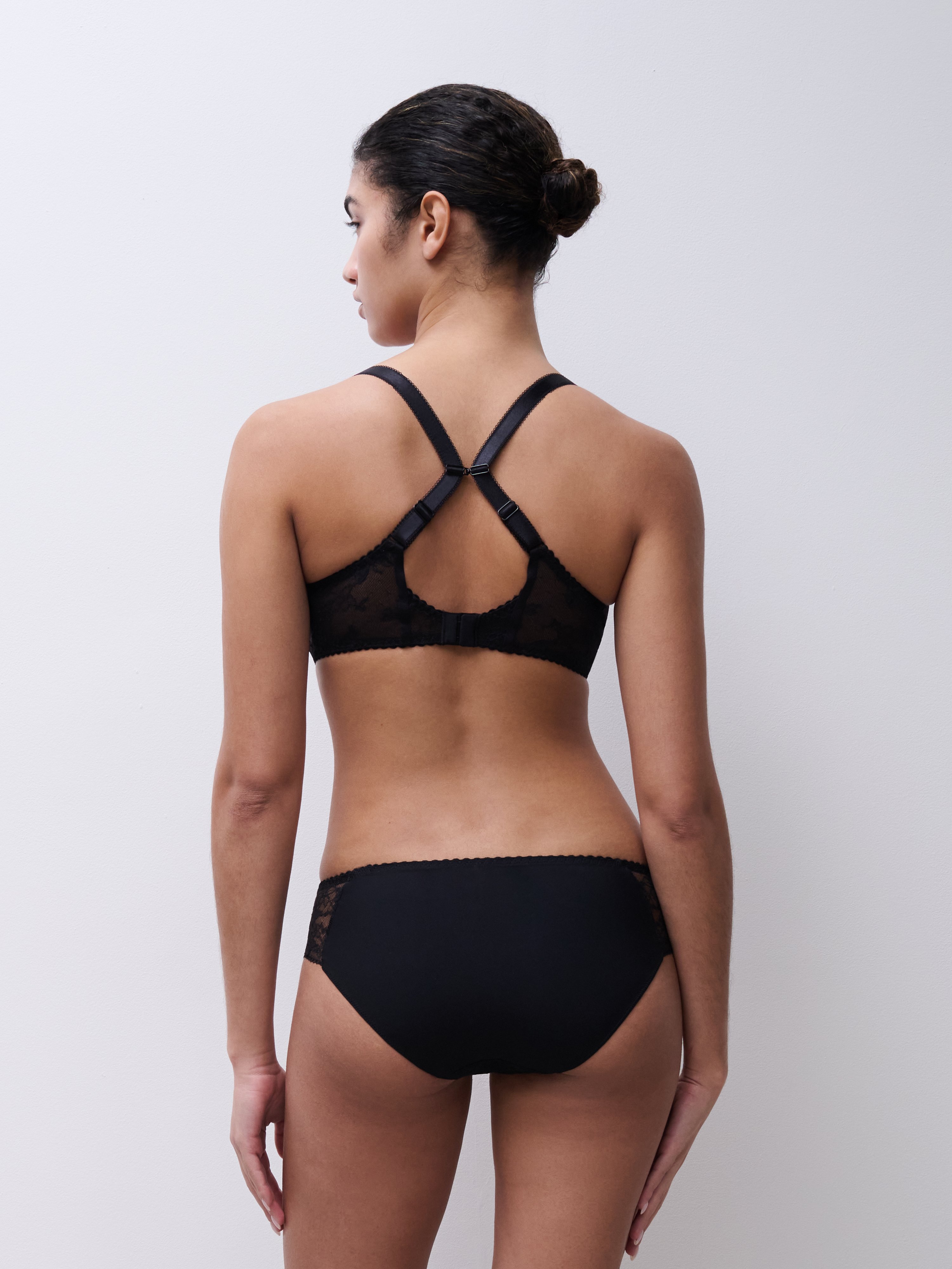 Full-cup bra CHANTELLE PULP Black