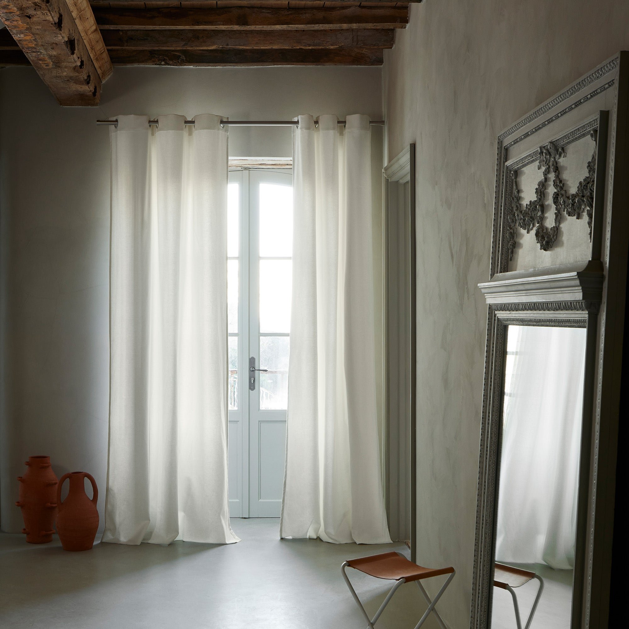 Curtain with eyelets MADURA