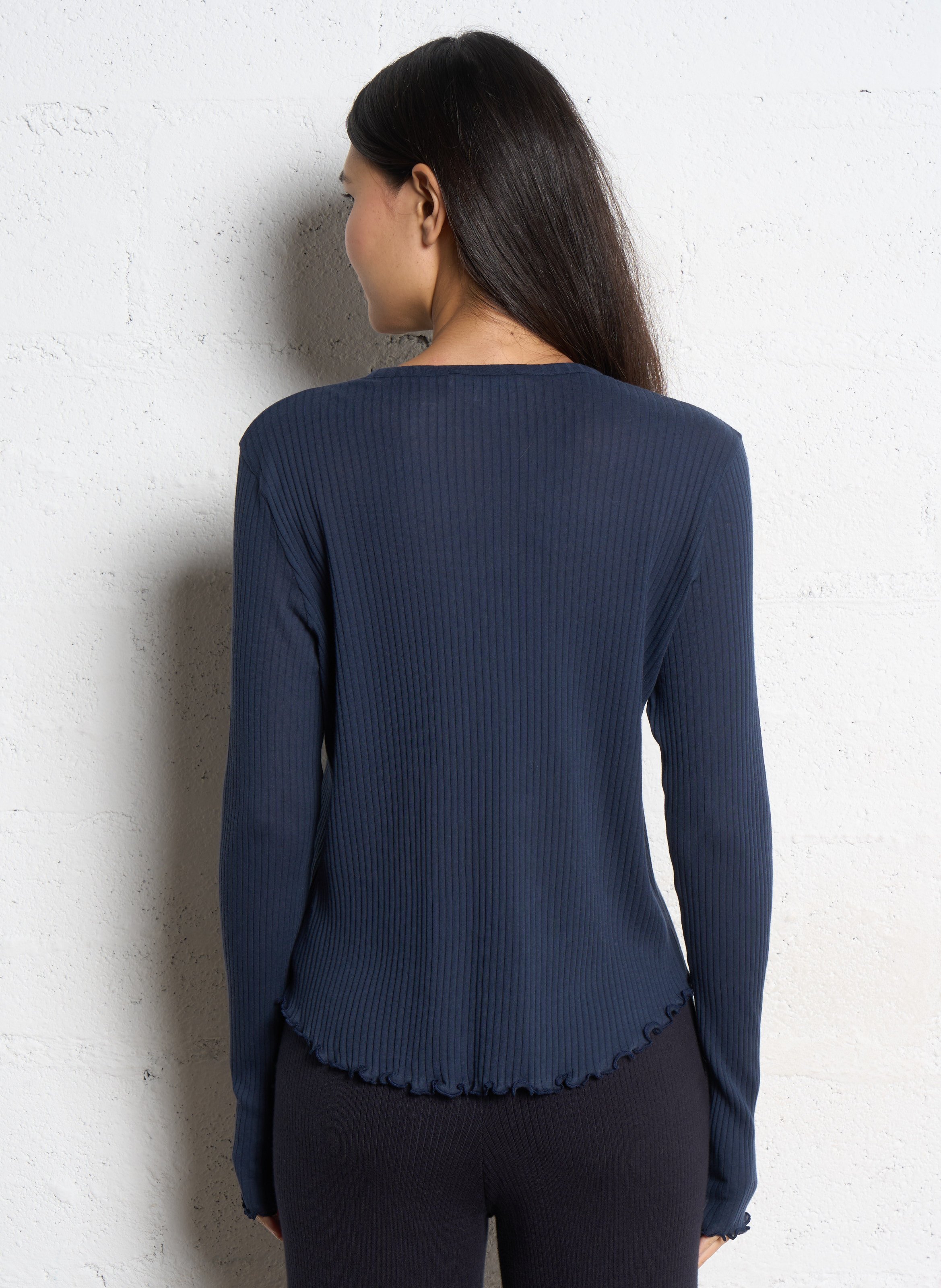 Lange mouwen T-shirt met knoopdetail THE NEW SOCIETY Blauw