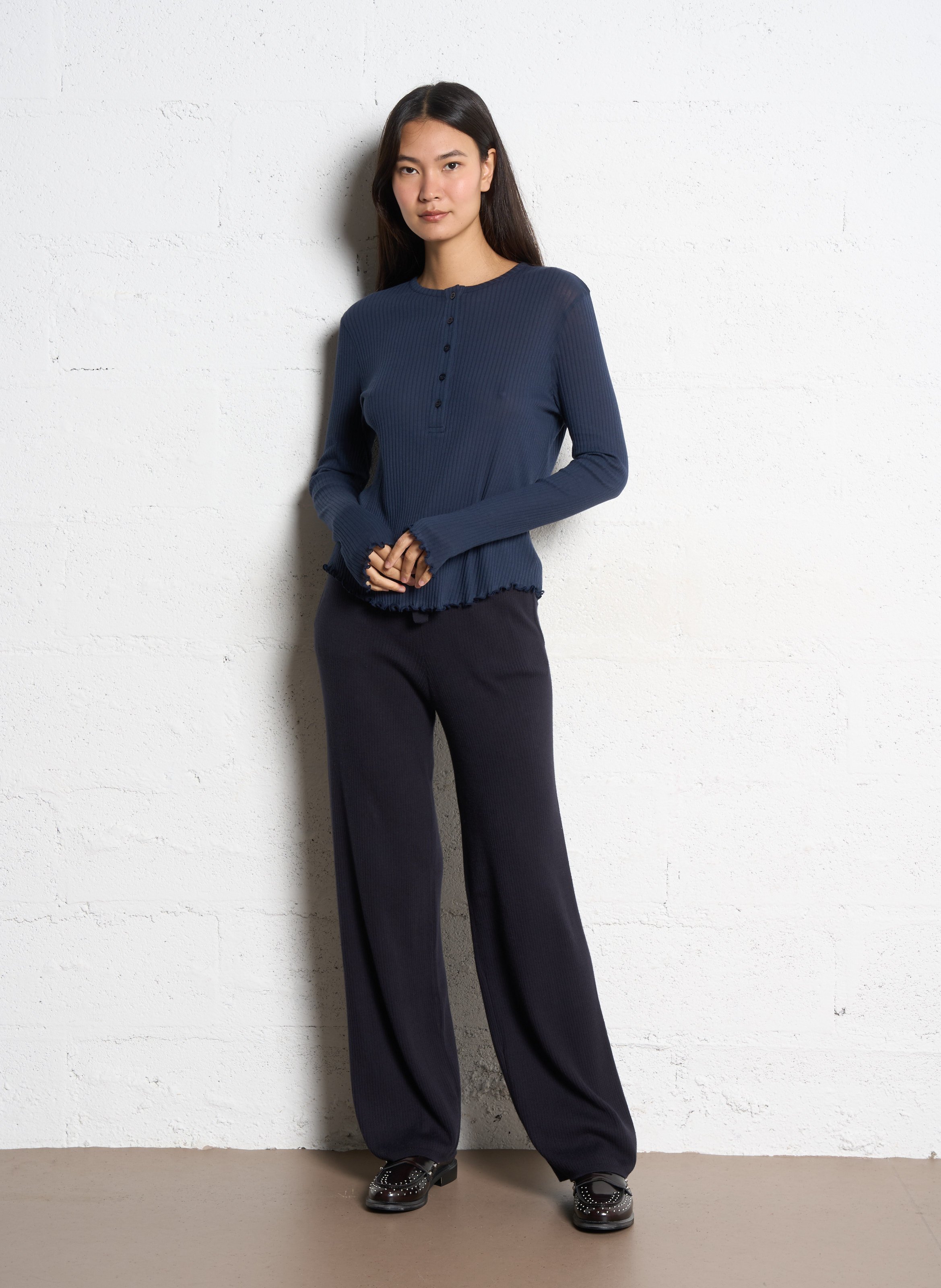 Lange mouwen T-shirt met knoopdetail THE NEW SOCIETY Blauw