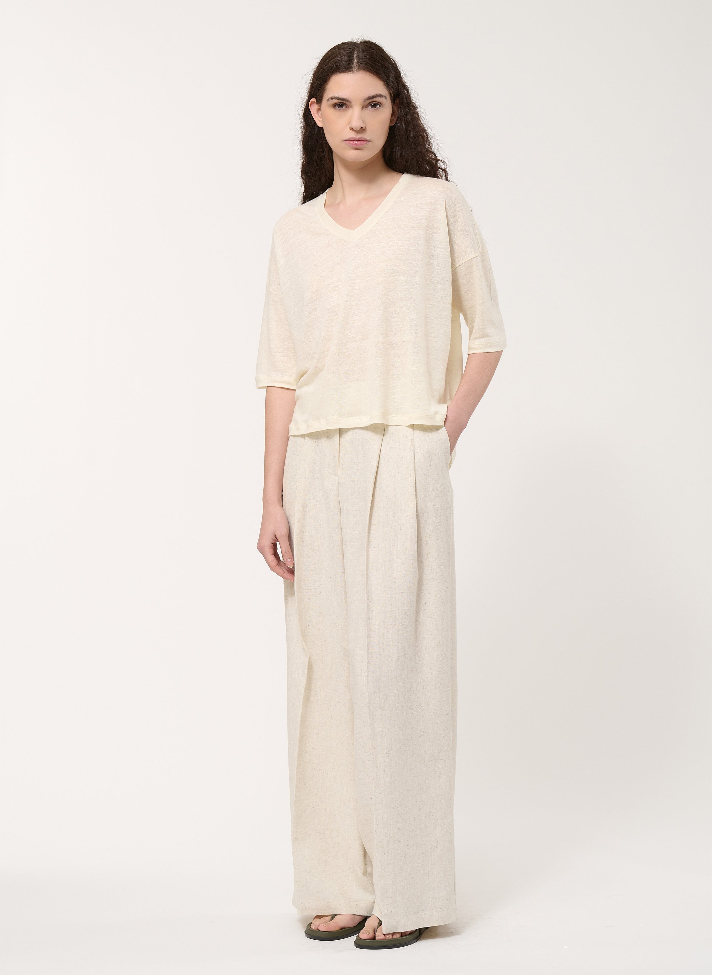 Tee-shirt col V en lin HUMILITY Beige