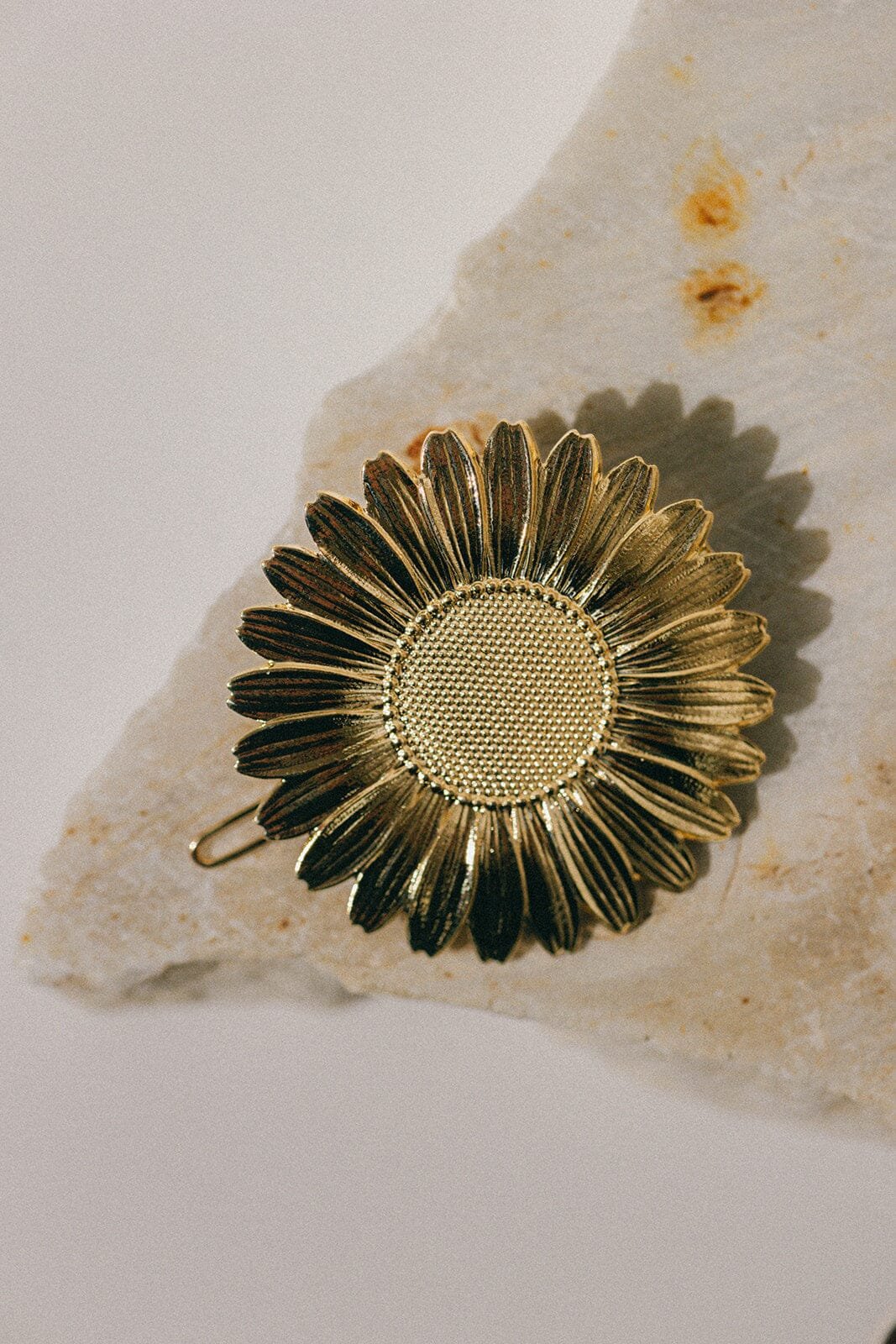 Maxi silver-plated flower hair clip Golden