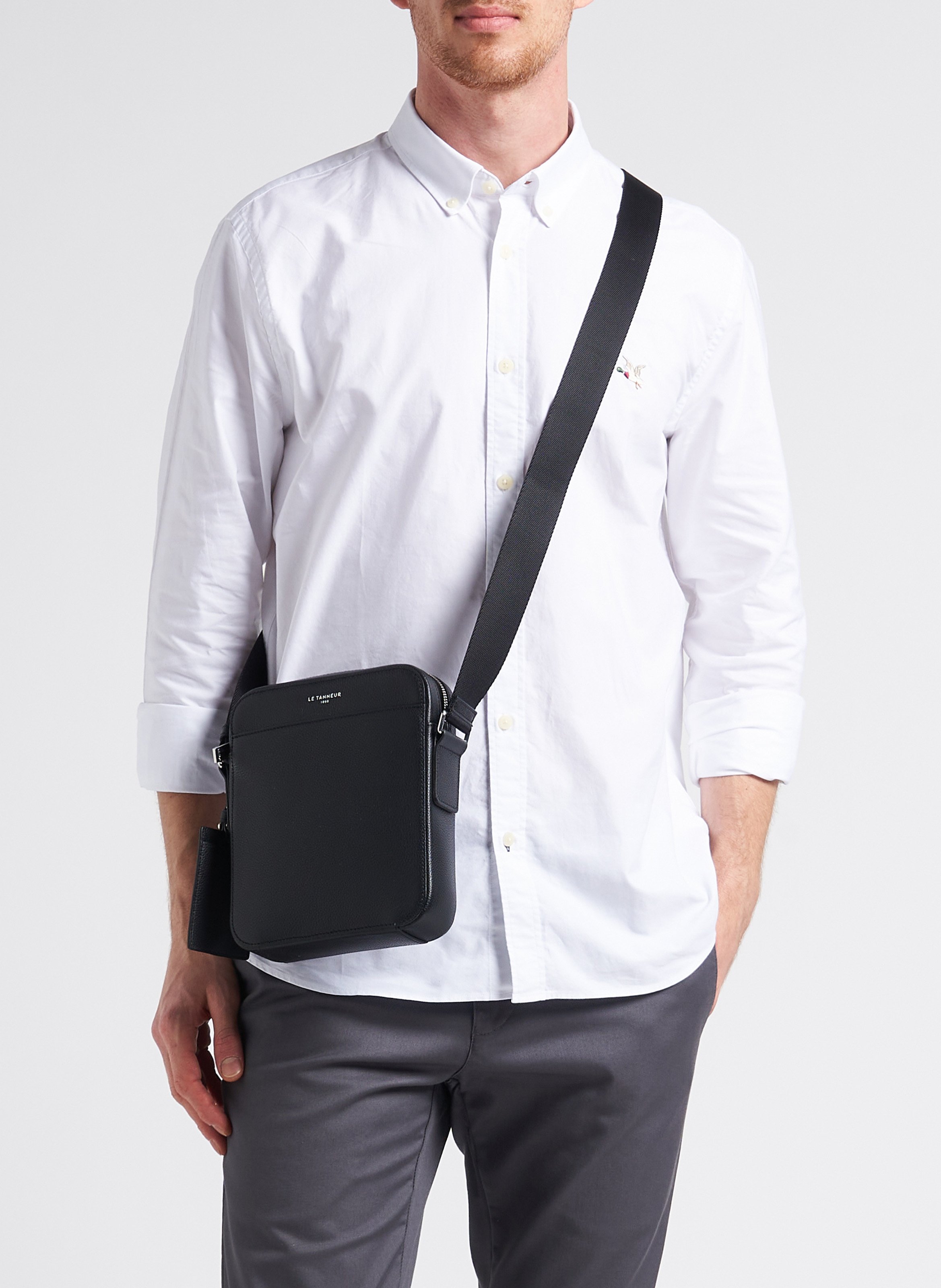 Schultertasche aus genarbtem Leder LE TANNEUR Schwarz