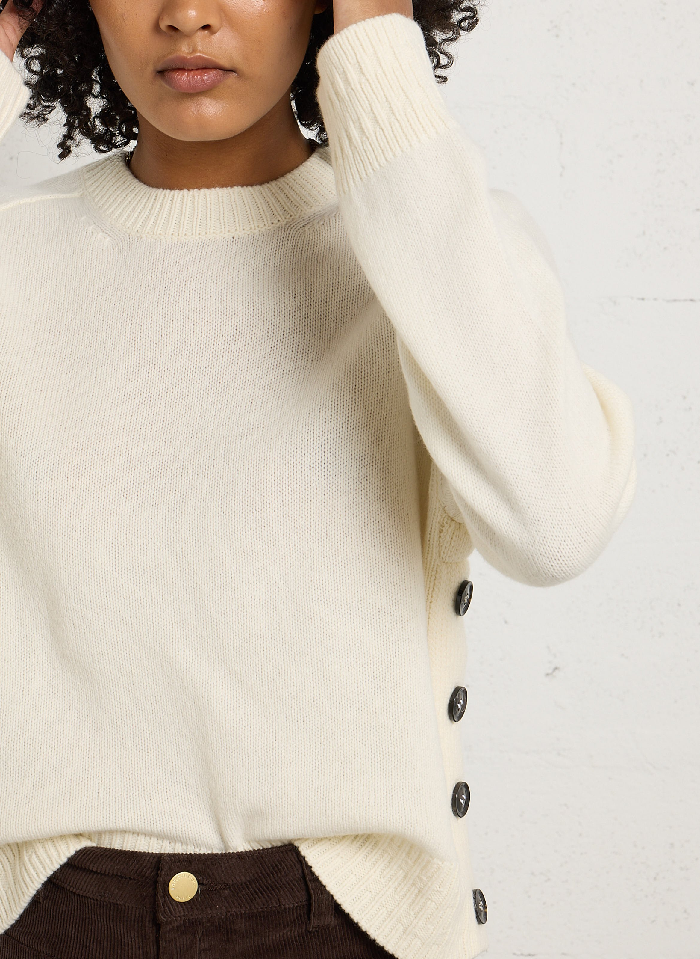 Loose-fit round-neck wool and cashmere sweater MAISON ANJE White