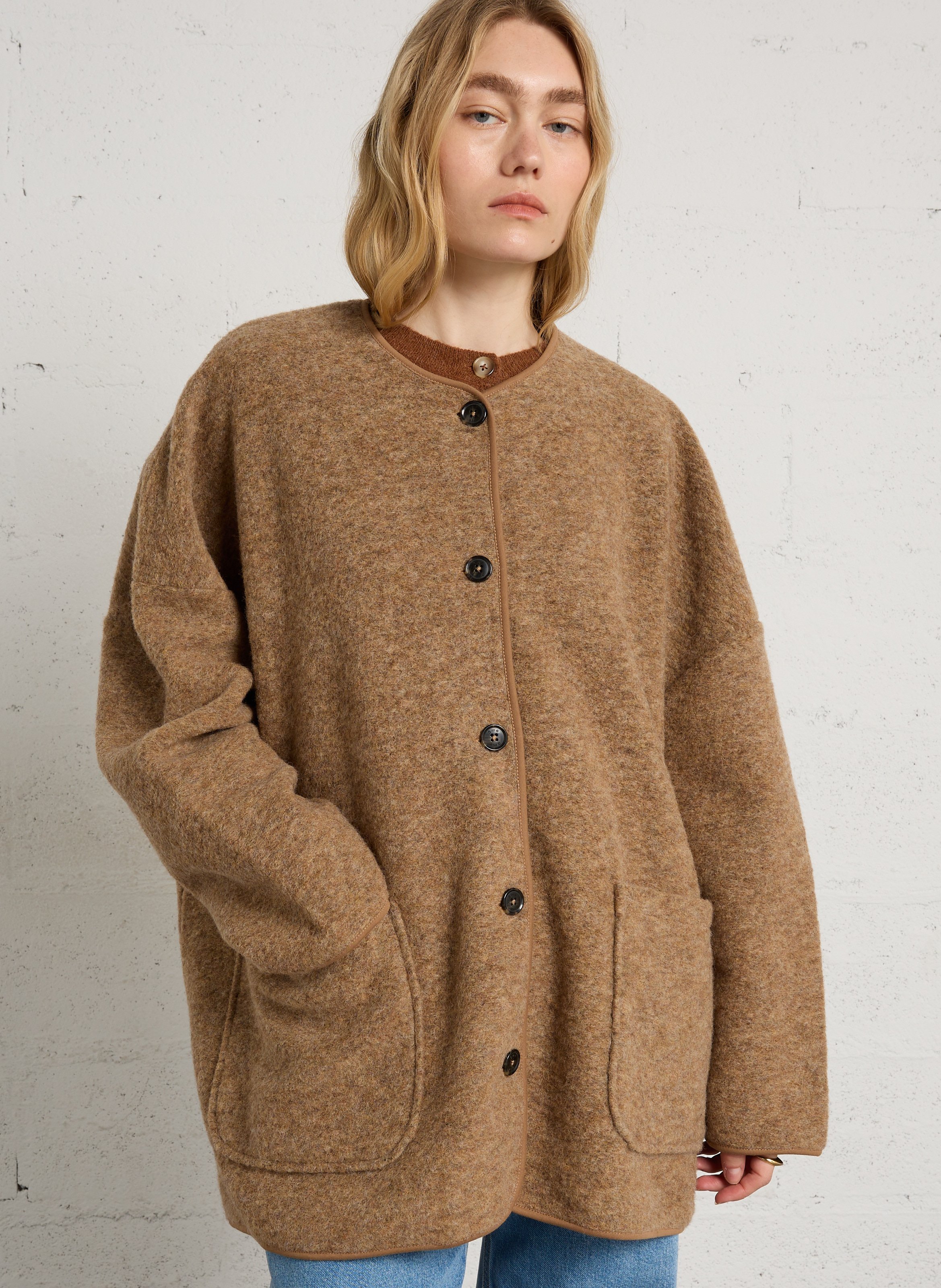 Manteau col rond boutonné en laine mélangée AME ANTWERP Beige