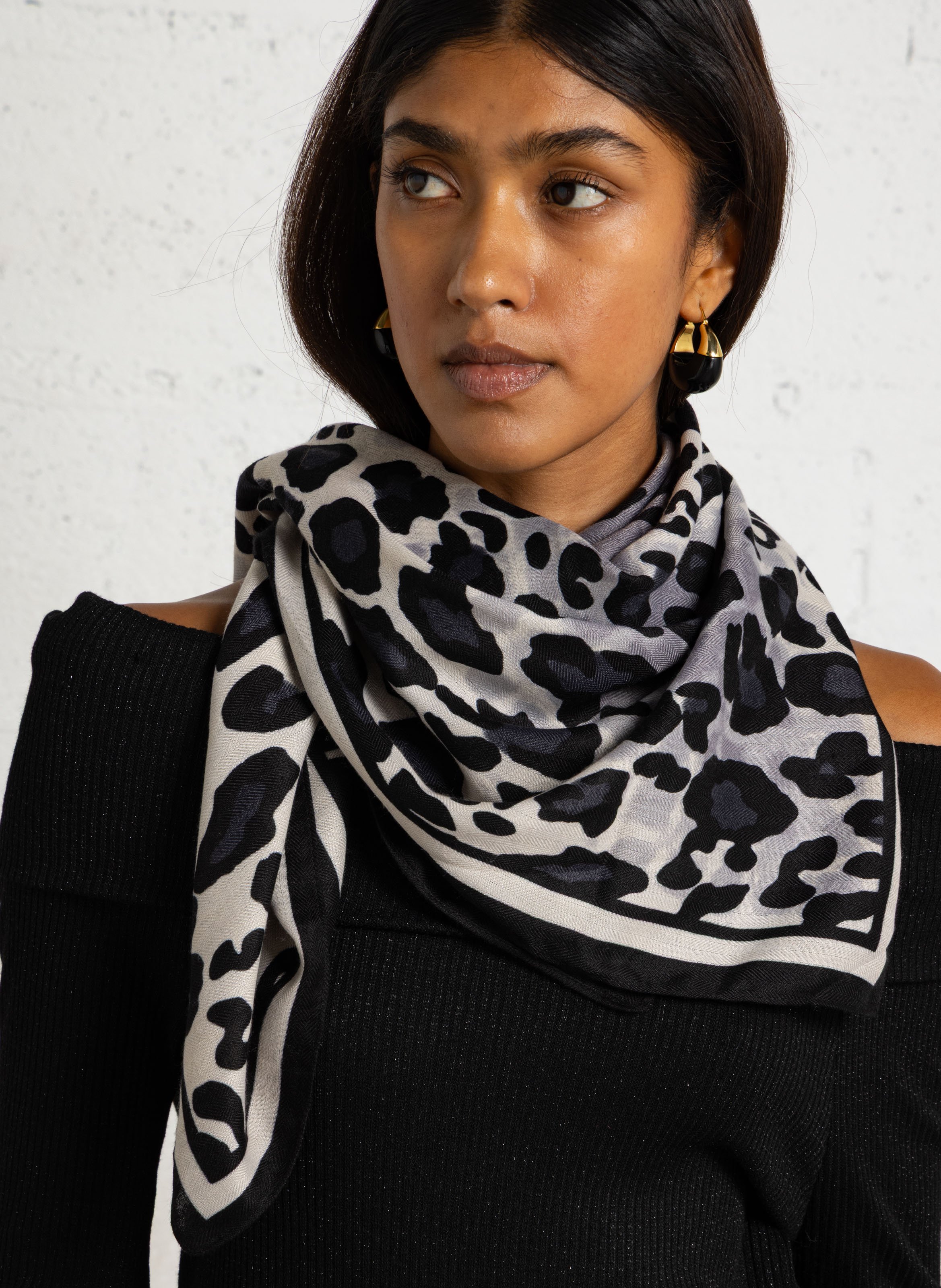 Foulard met luipaardprint LE TEMPS DES CERISES Zwart