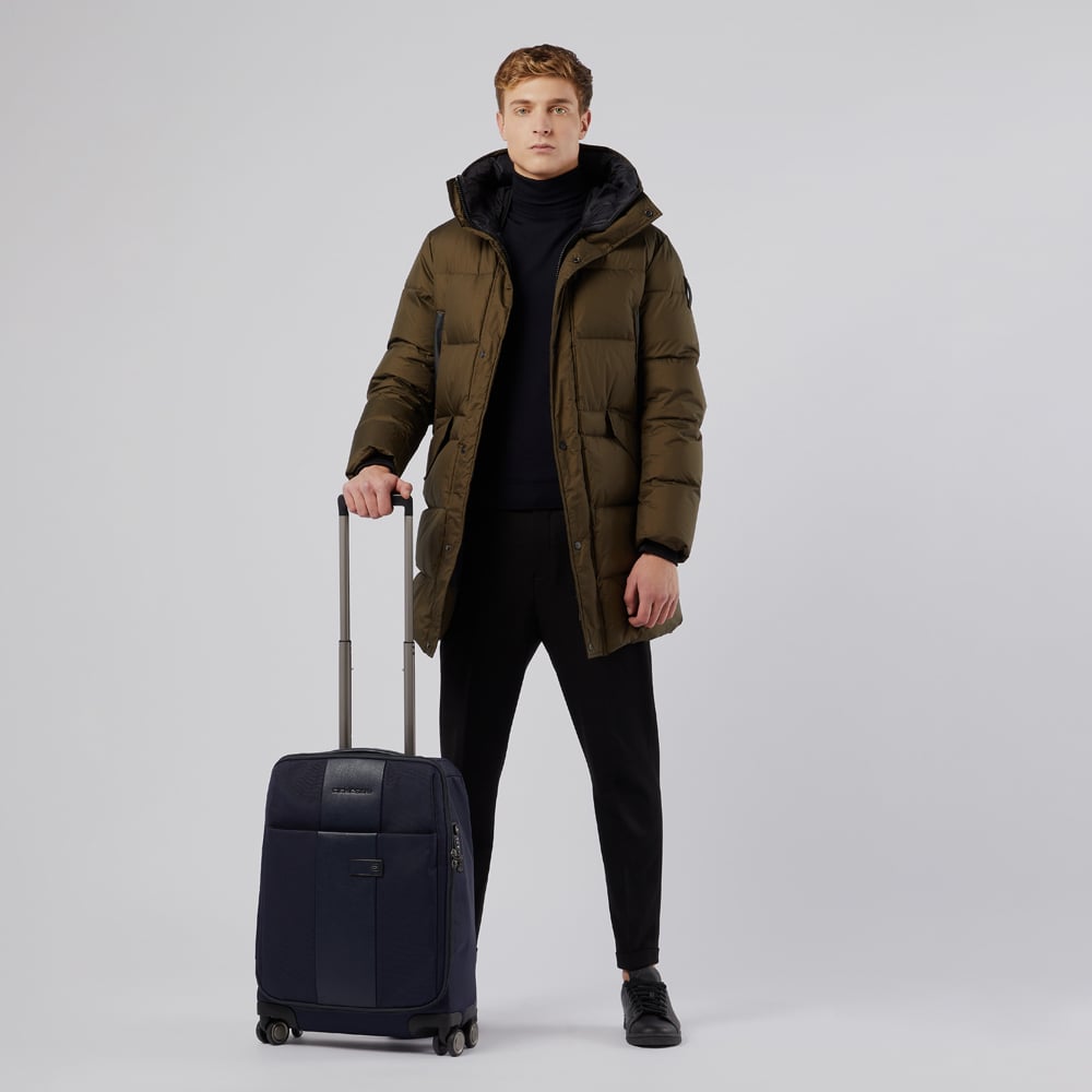 Ultra-flat 4-wheel cabin trolley suitcase in recycled fabric with TSA lock PIQUADRO Blue