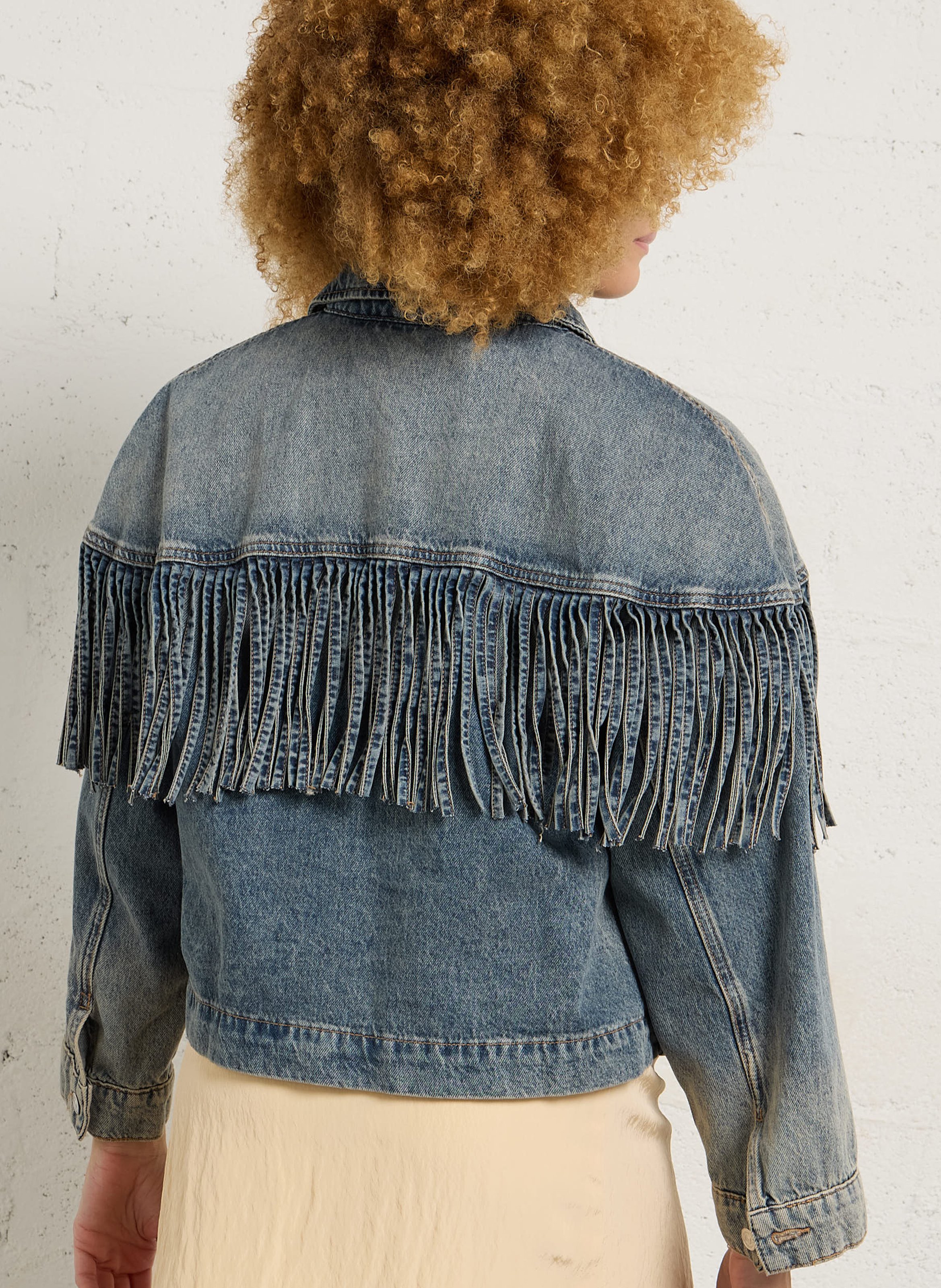 Gerade Jeansjacke mit Fransen in verwaschenem Denim BERENICE Blau