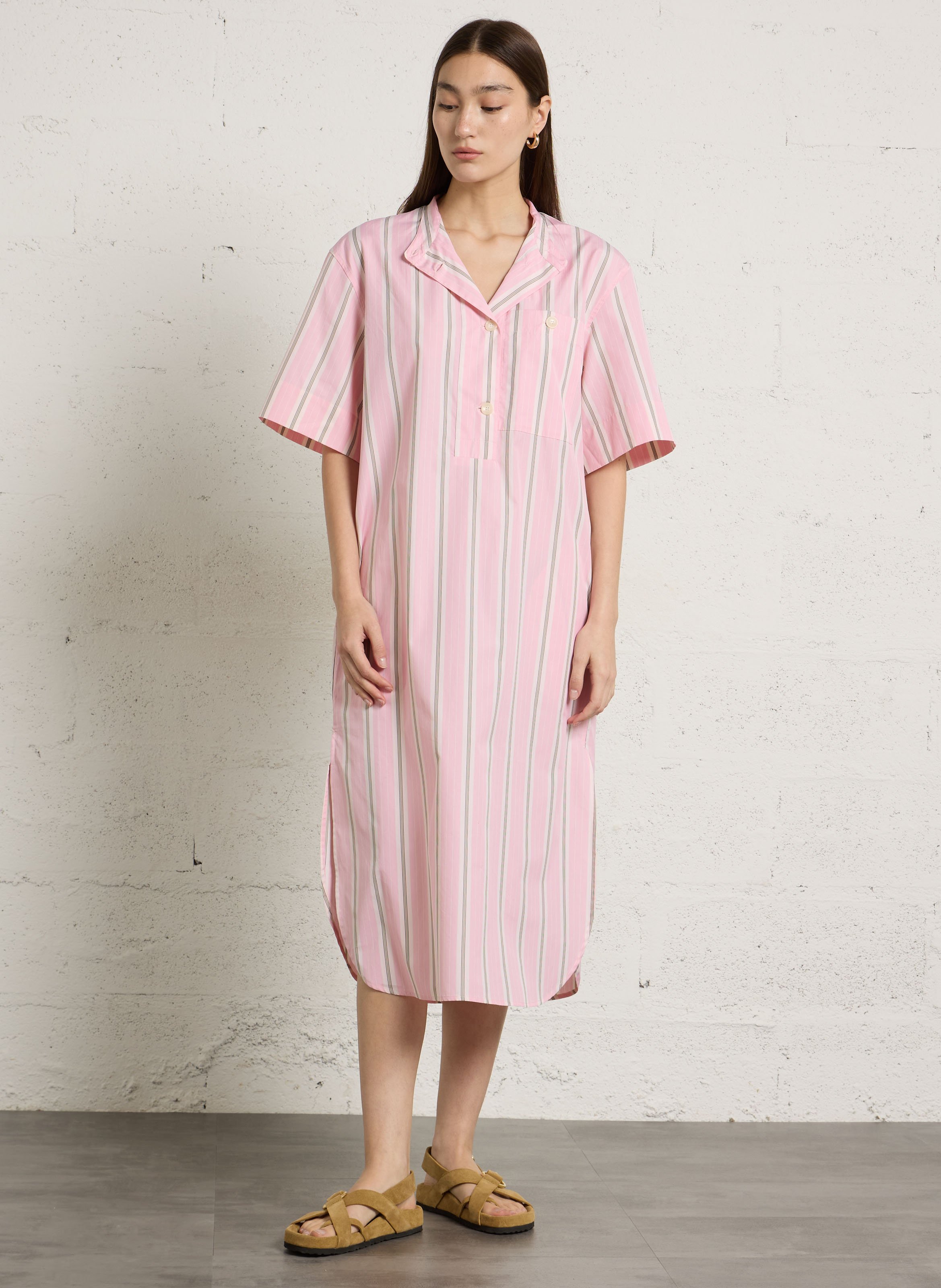 Langes Rundhalskleid aus Baumwolle. SOEUR Rosa