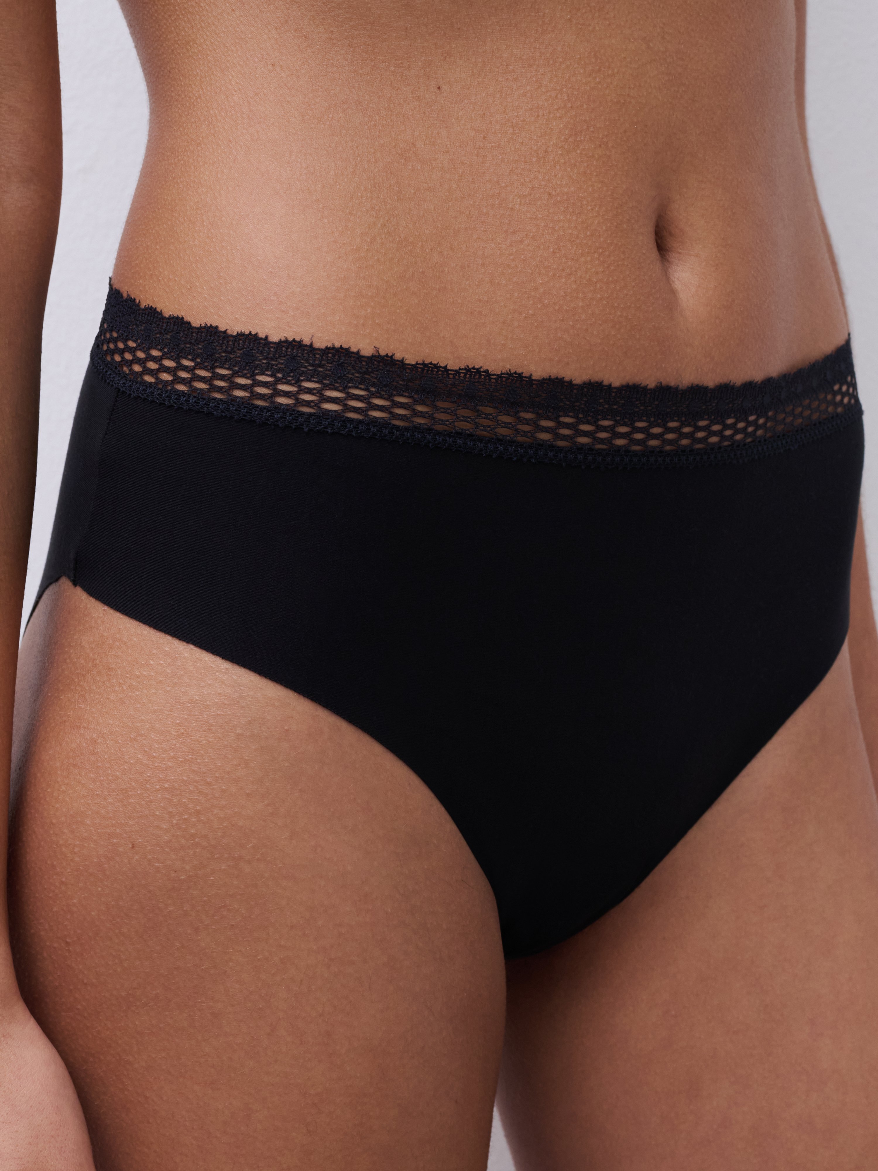 High-waisted high-cut briefs CHANTELLE Black