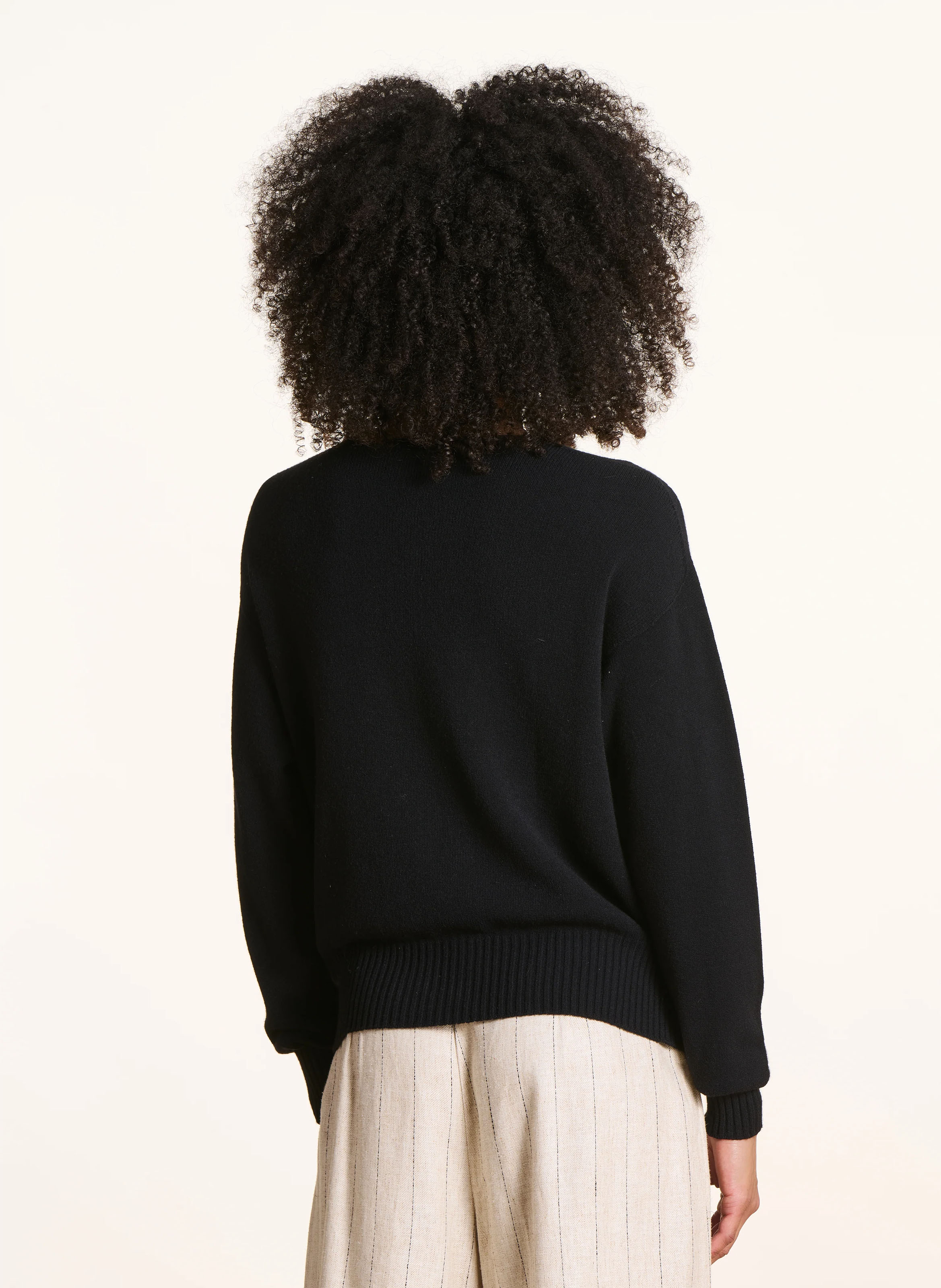 Loose-fit mixed-knit V-neck sweater LA FEE MARABOUTEE Black