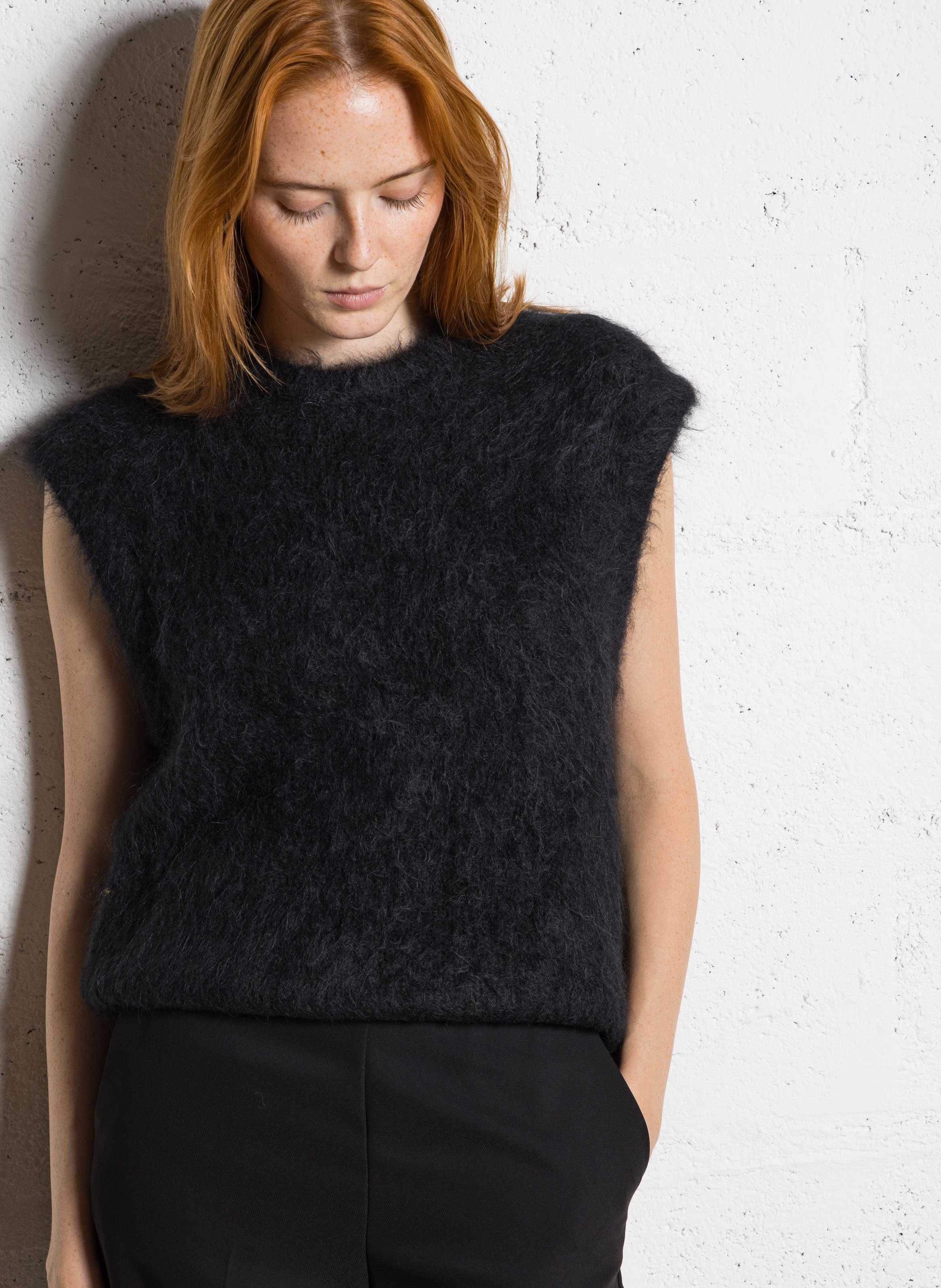 Pull sans manches uni en maille duveteuse AMERICAN VINTAGE Noir