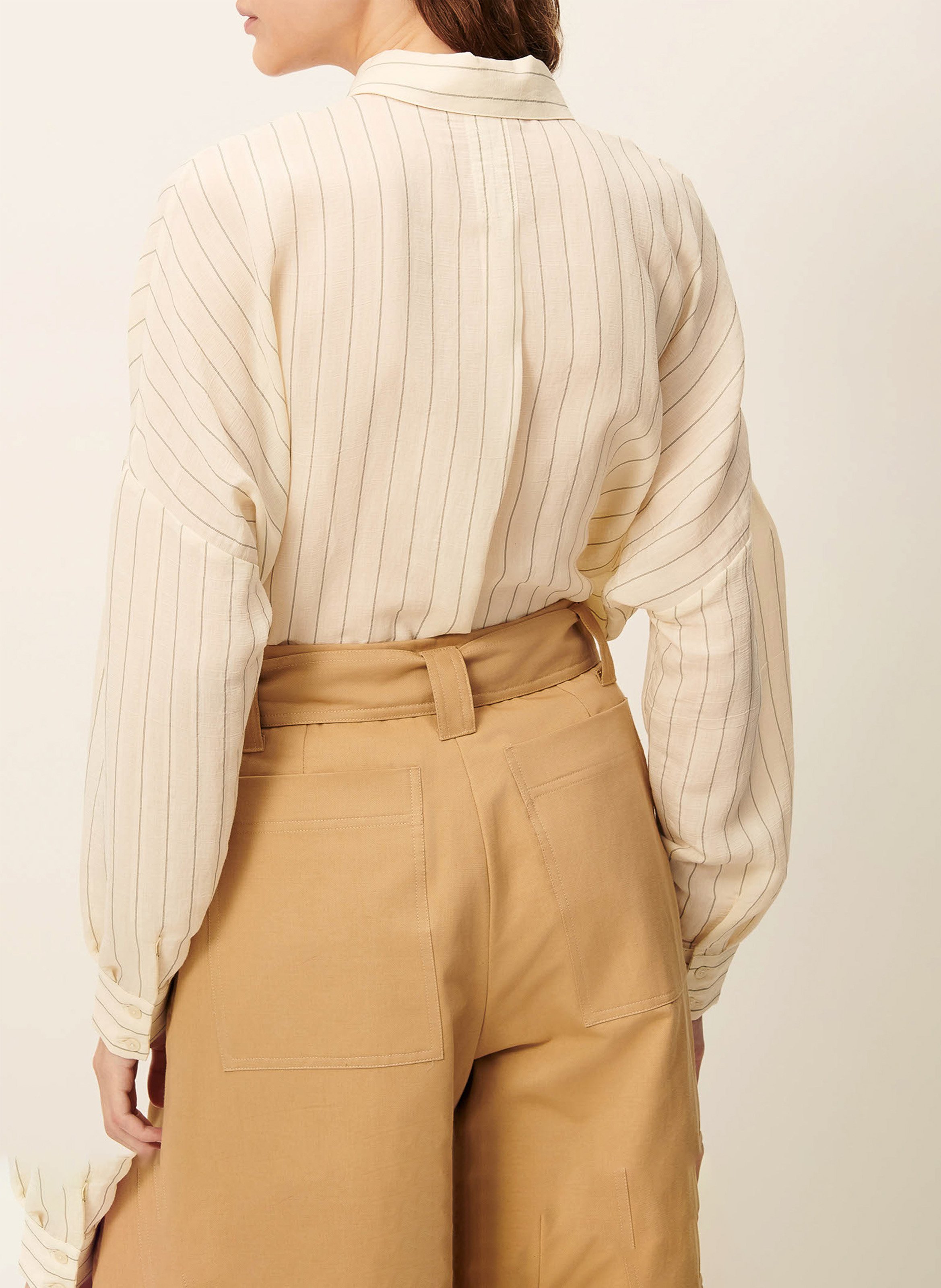 Ruimvallende blouse met klassieke kraag SESSUN Beige