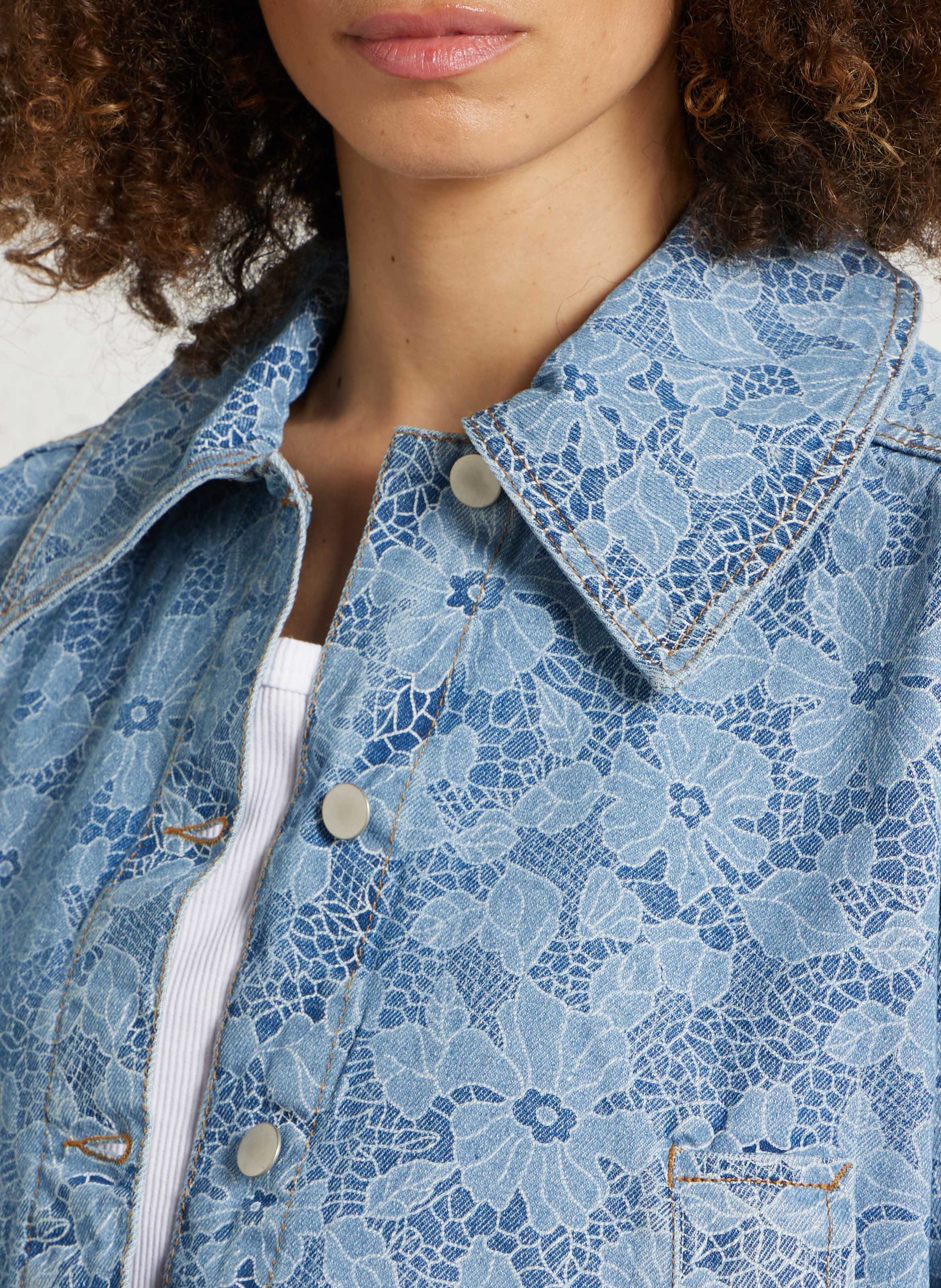 Weite bedruckte Jeansjacke THE TINY BIG SISTER Blau