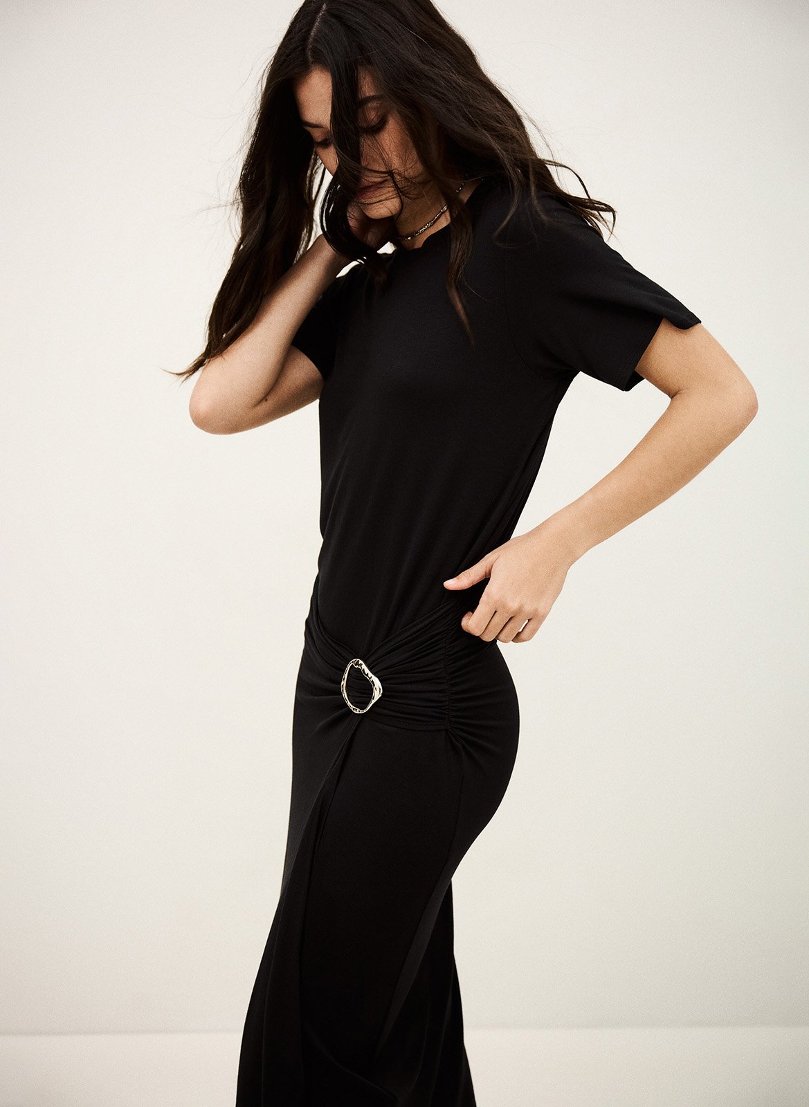 Midi-jurk met aansluitende pasvorm en effen draperie BA&SH Zwart
