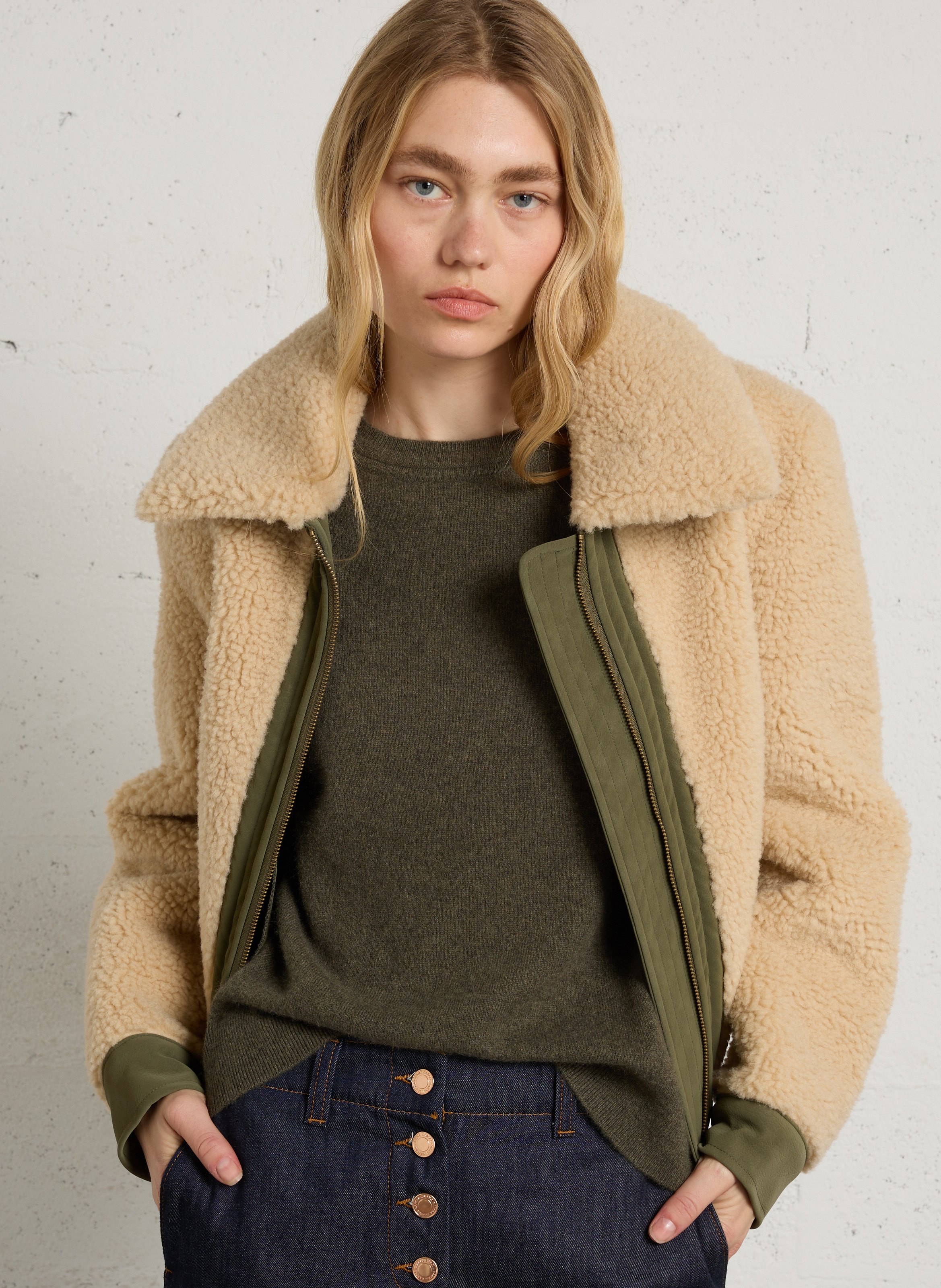 Kurze gerade geschnittene Jacke in Felloptik LEON & HARPER Khaki