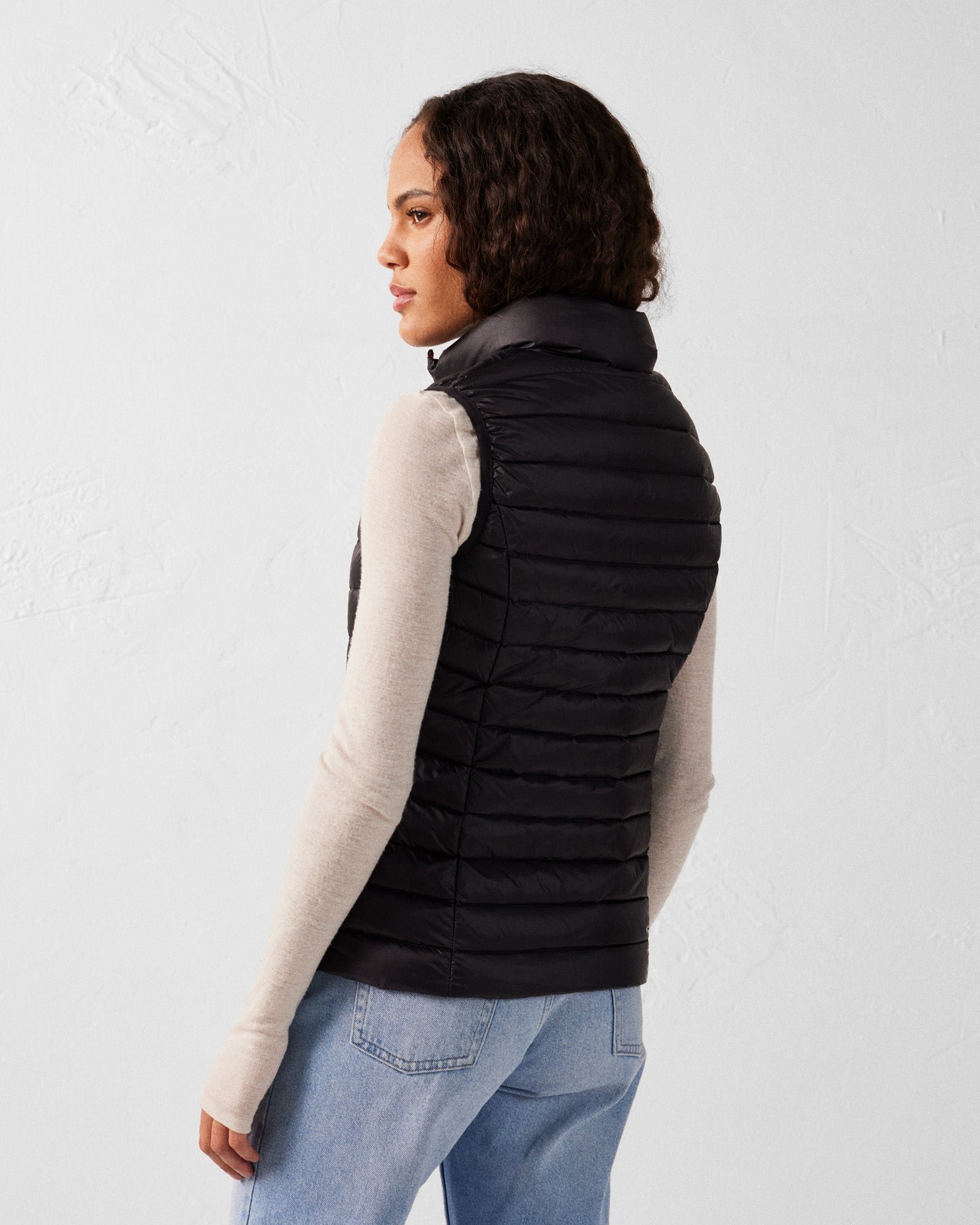 Sleeveless lightweight down vest seda JOTT Black