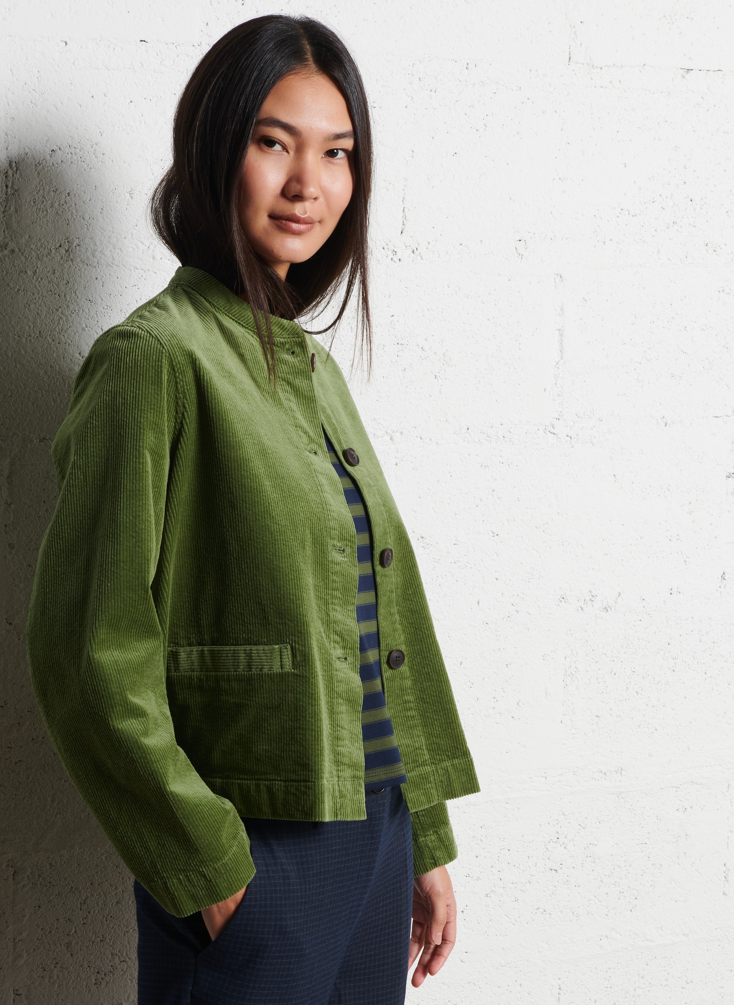 Veste courte boutonné en velours côtelé NICE THINGS Kaki