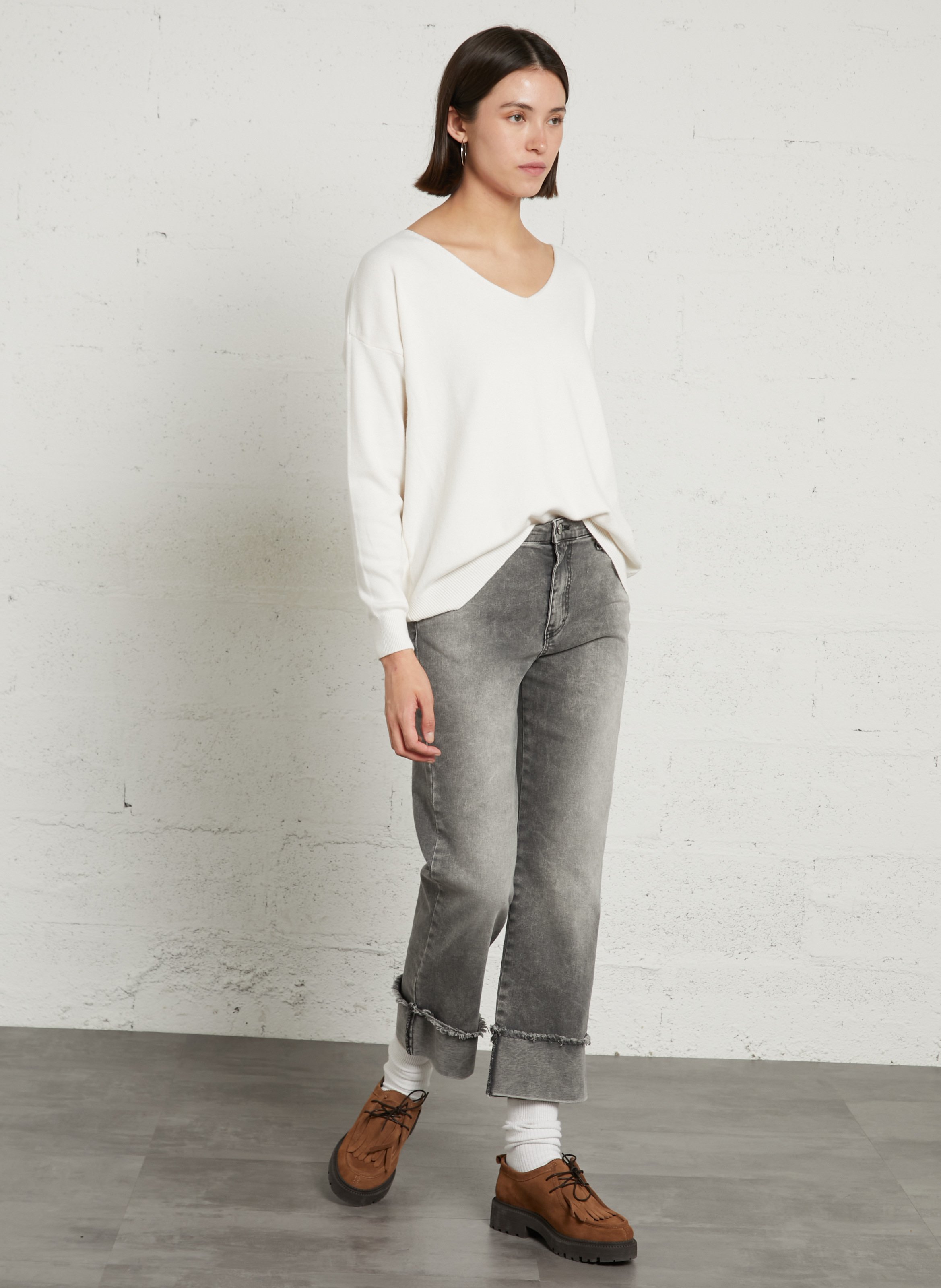 Rechte V-hals trui in effen kleur PLEASE Beige