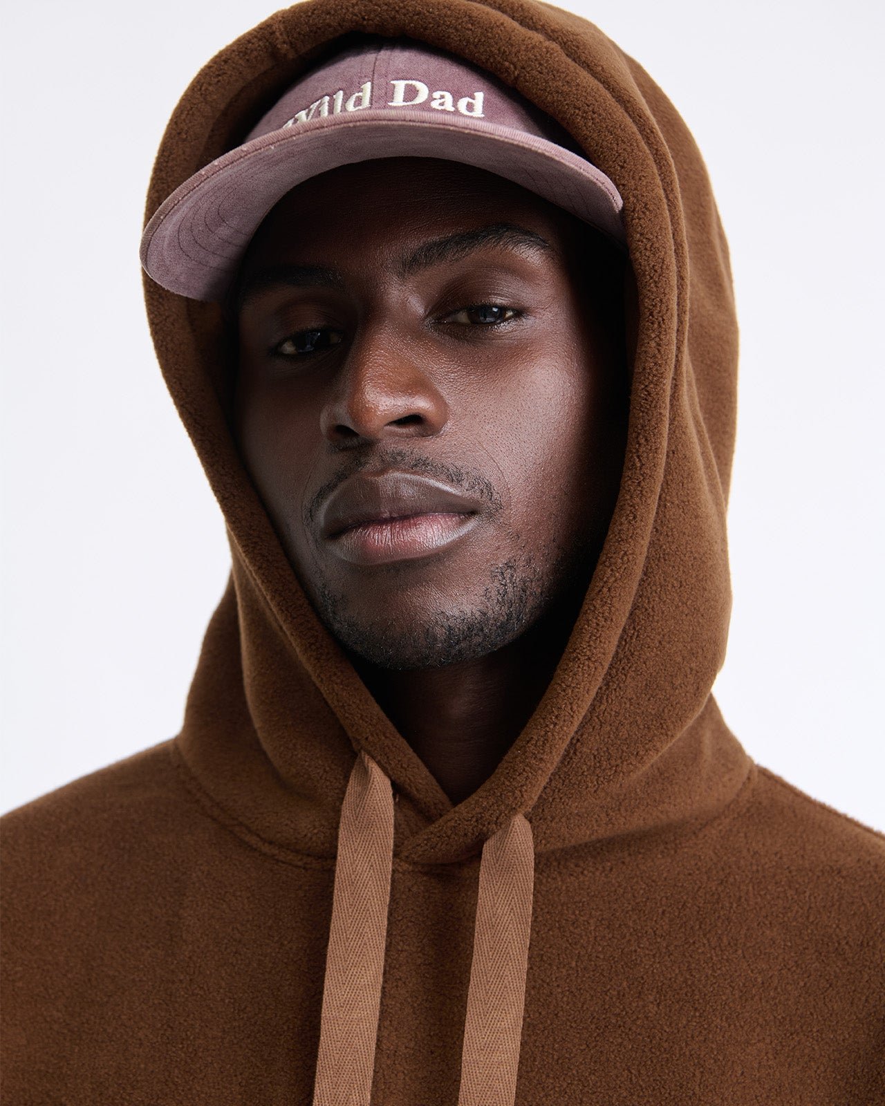 Le hoodie we are family adulte en polaire recyclée EMOI EMOI Marron